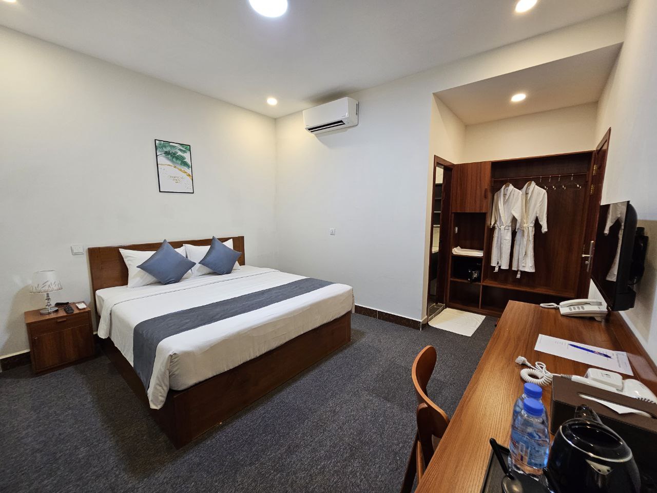 Double Superior Queen Bed