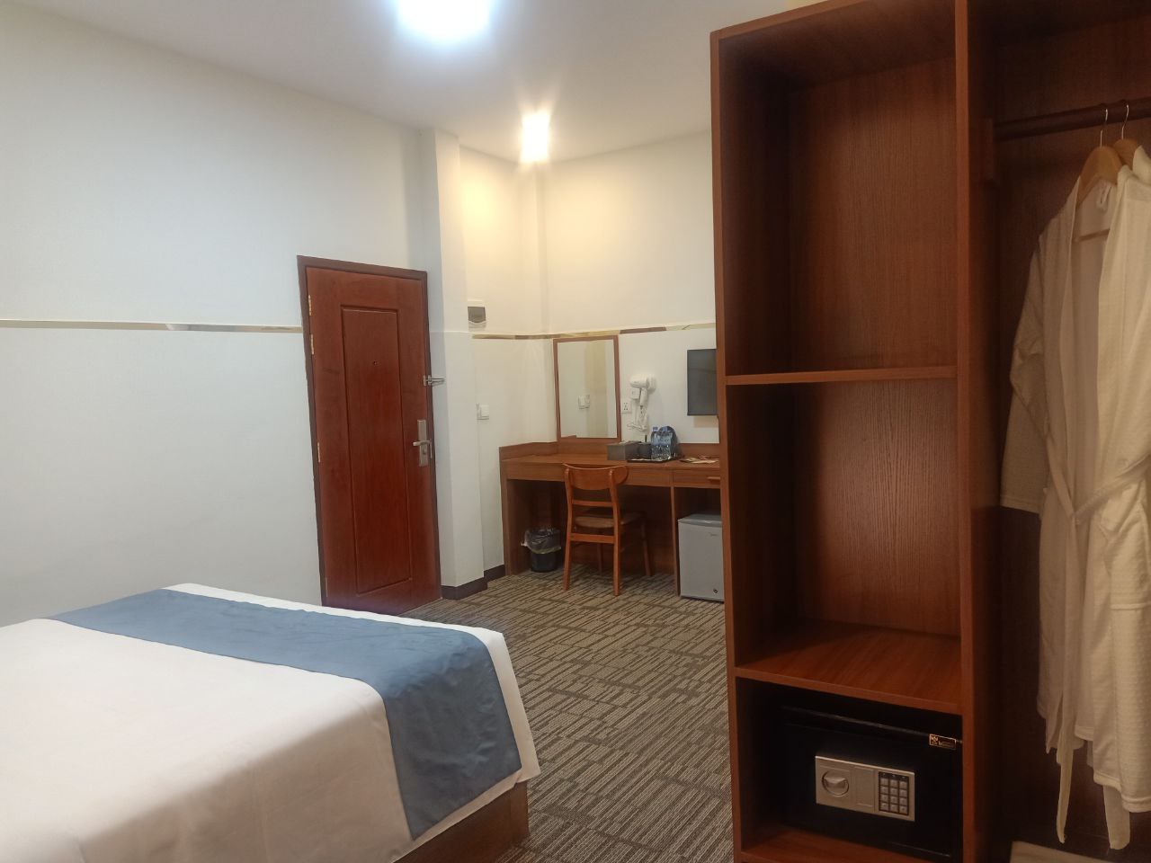 Double Superior Queen Bed