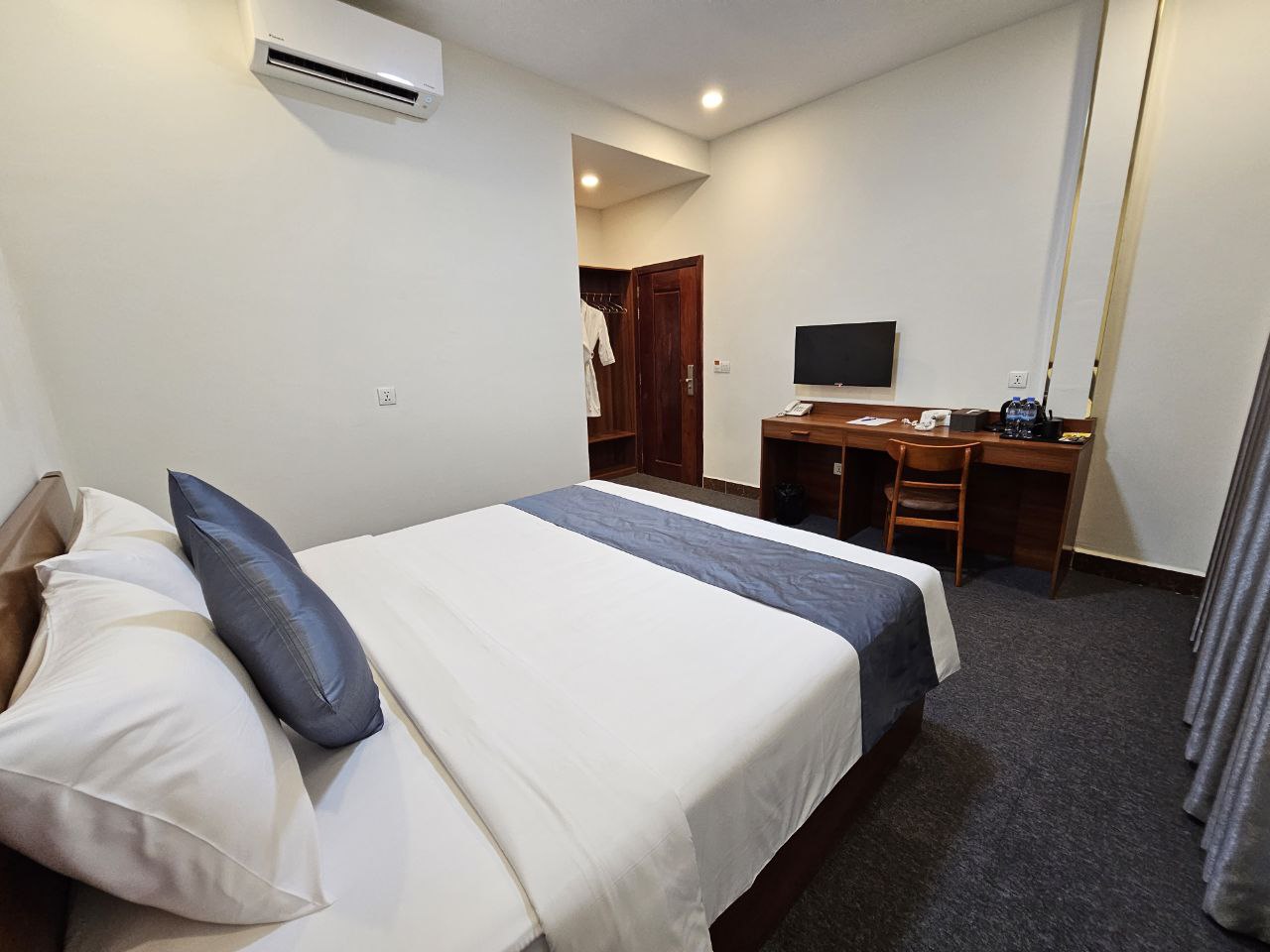 Double Superior Queen Bed