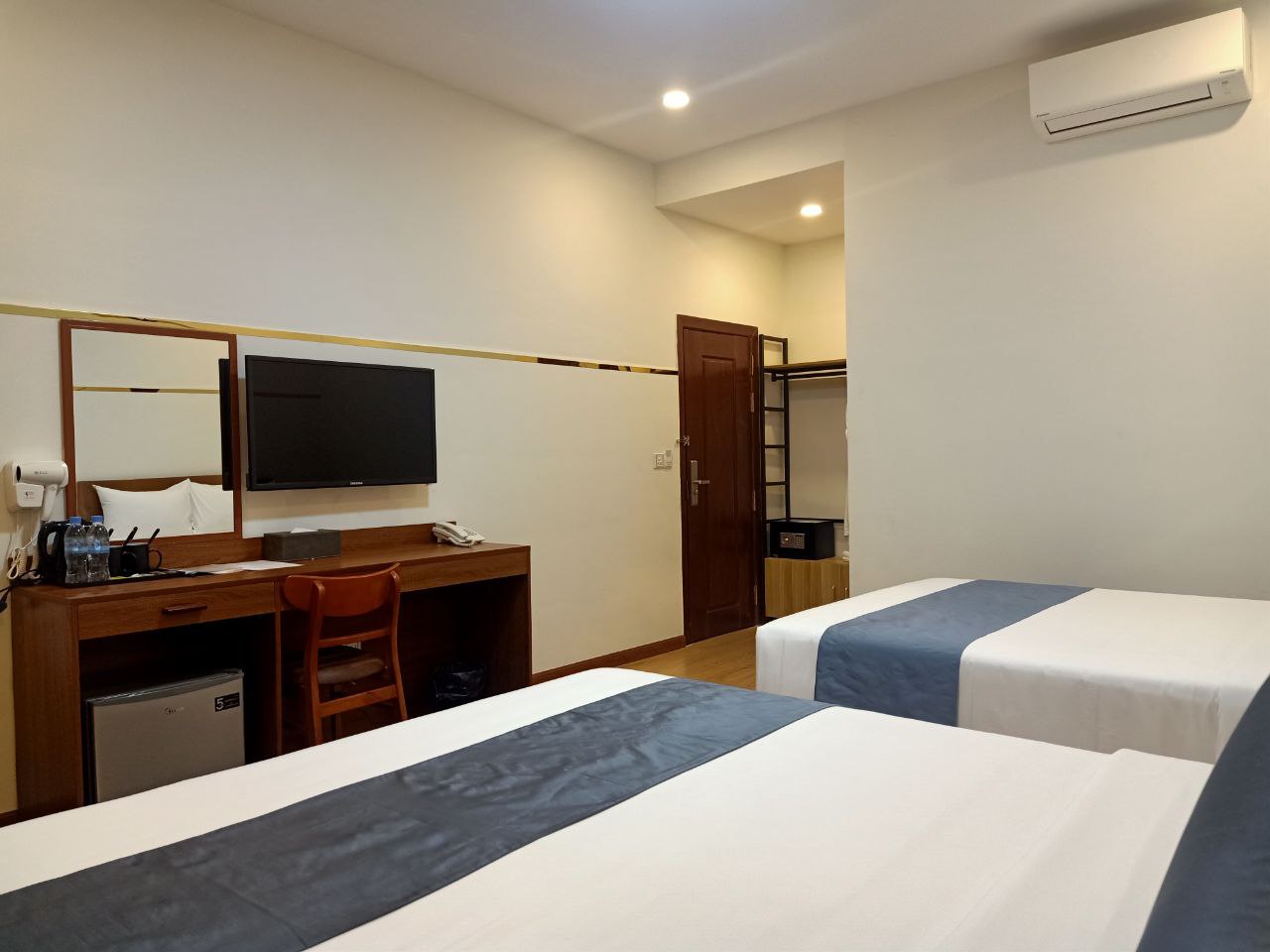 Double or Twin Deluxe Two Bedroom