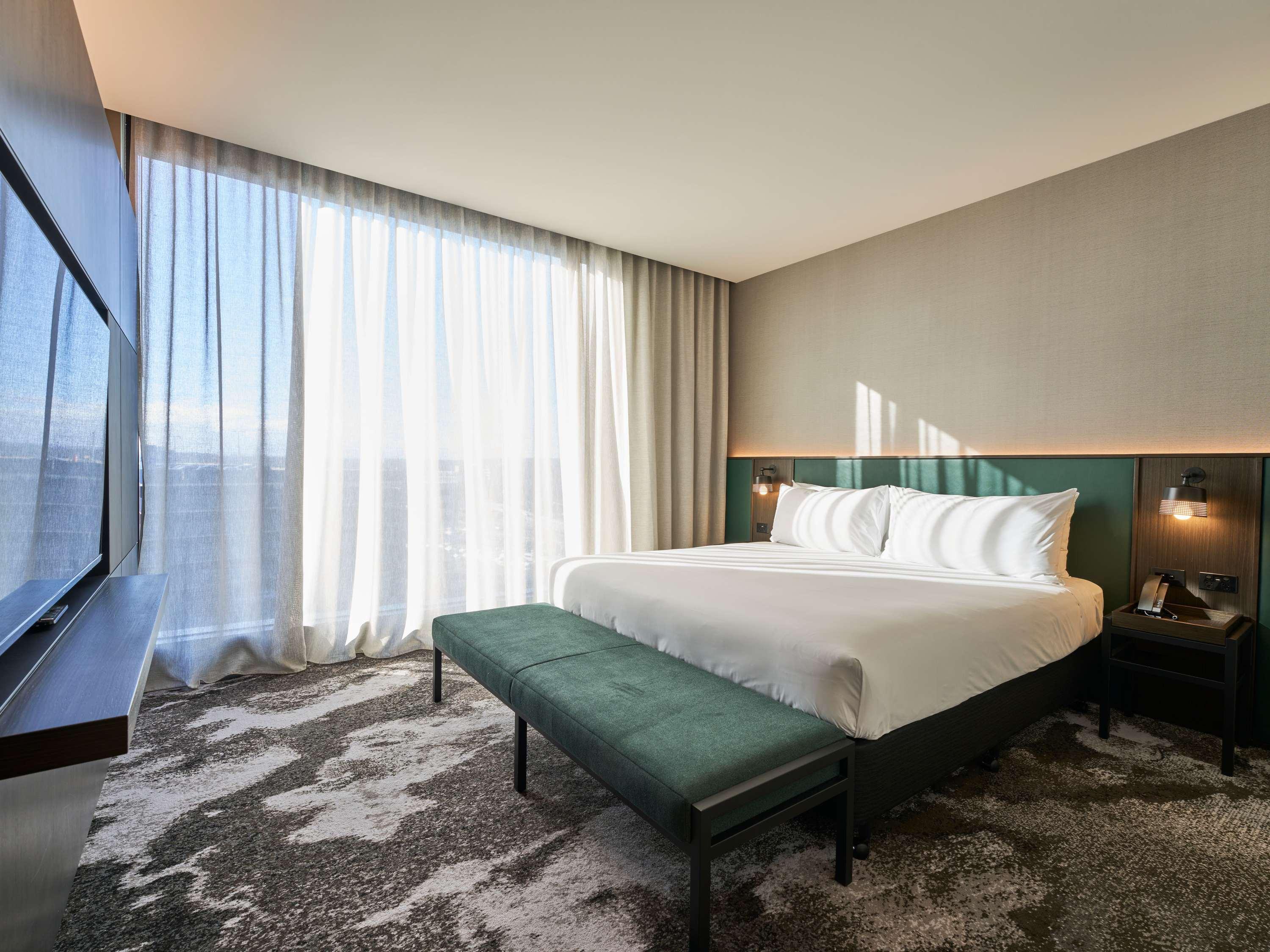 Double Deluxe King Bed