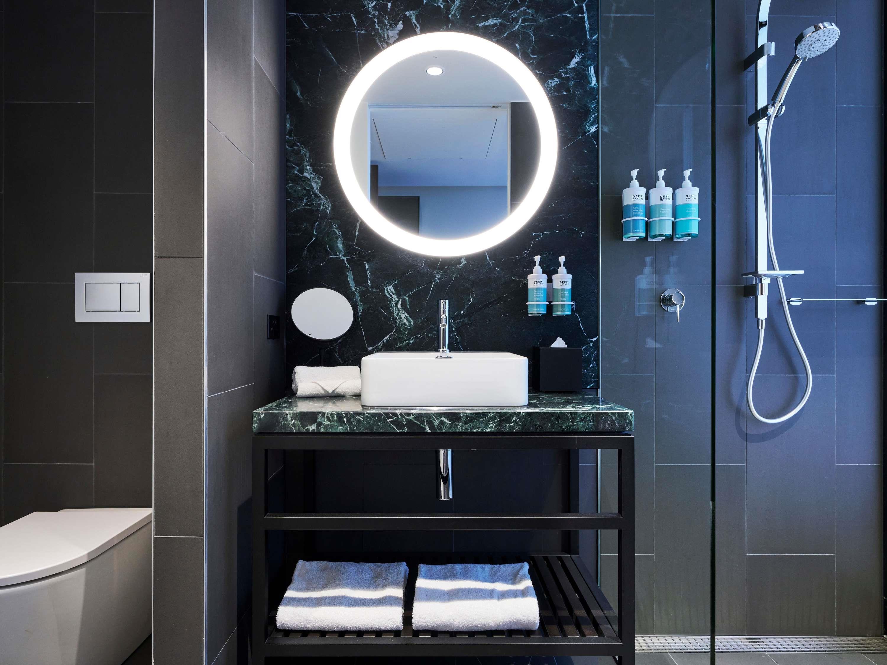 Double Deluxe King Bed