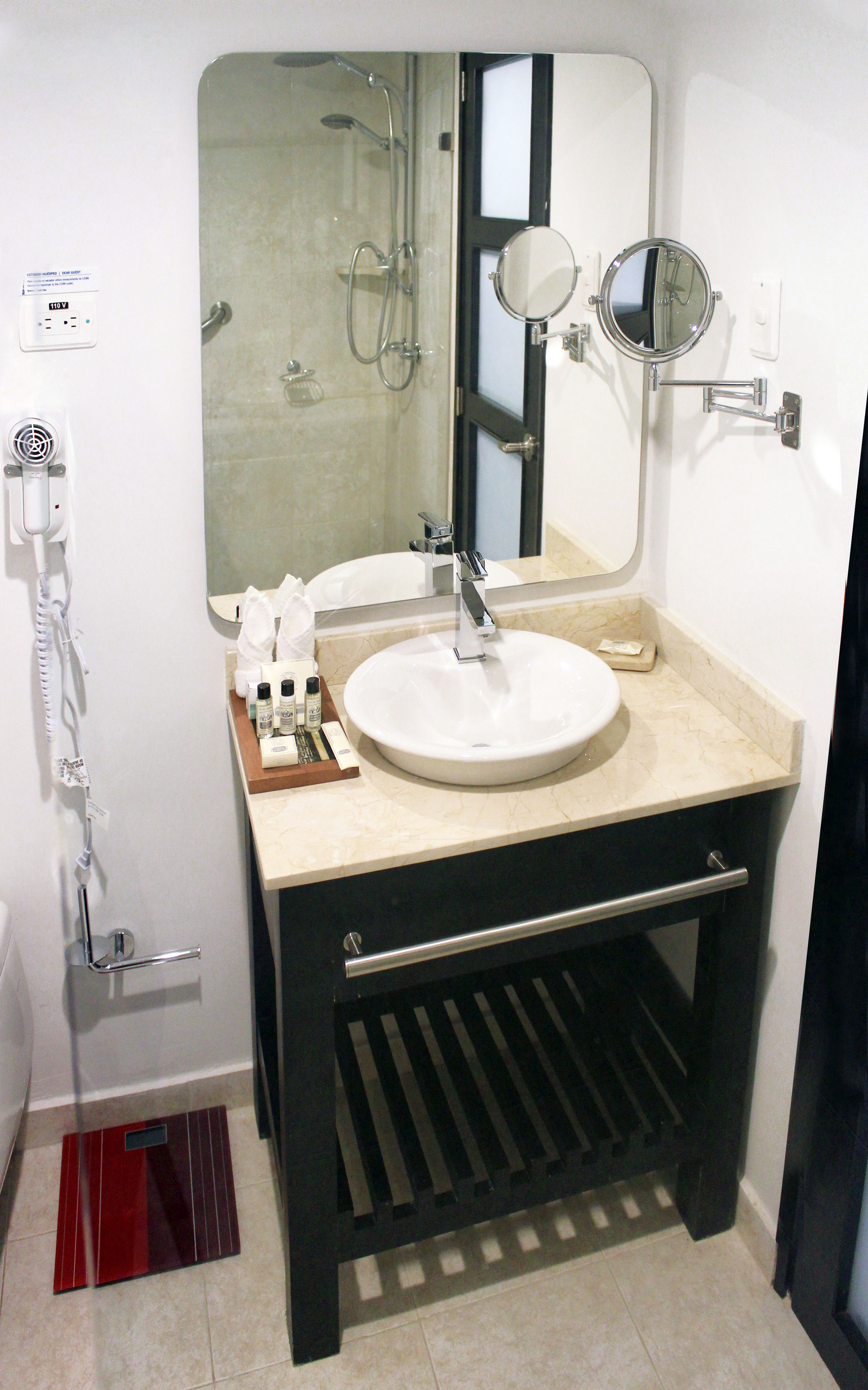 Double Executive Queen Bed