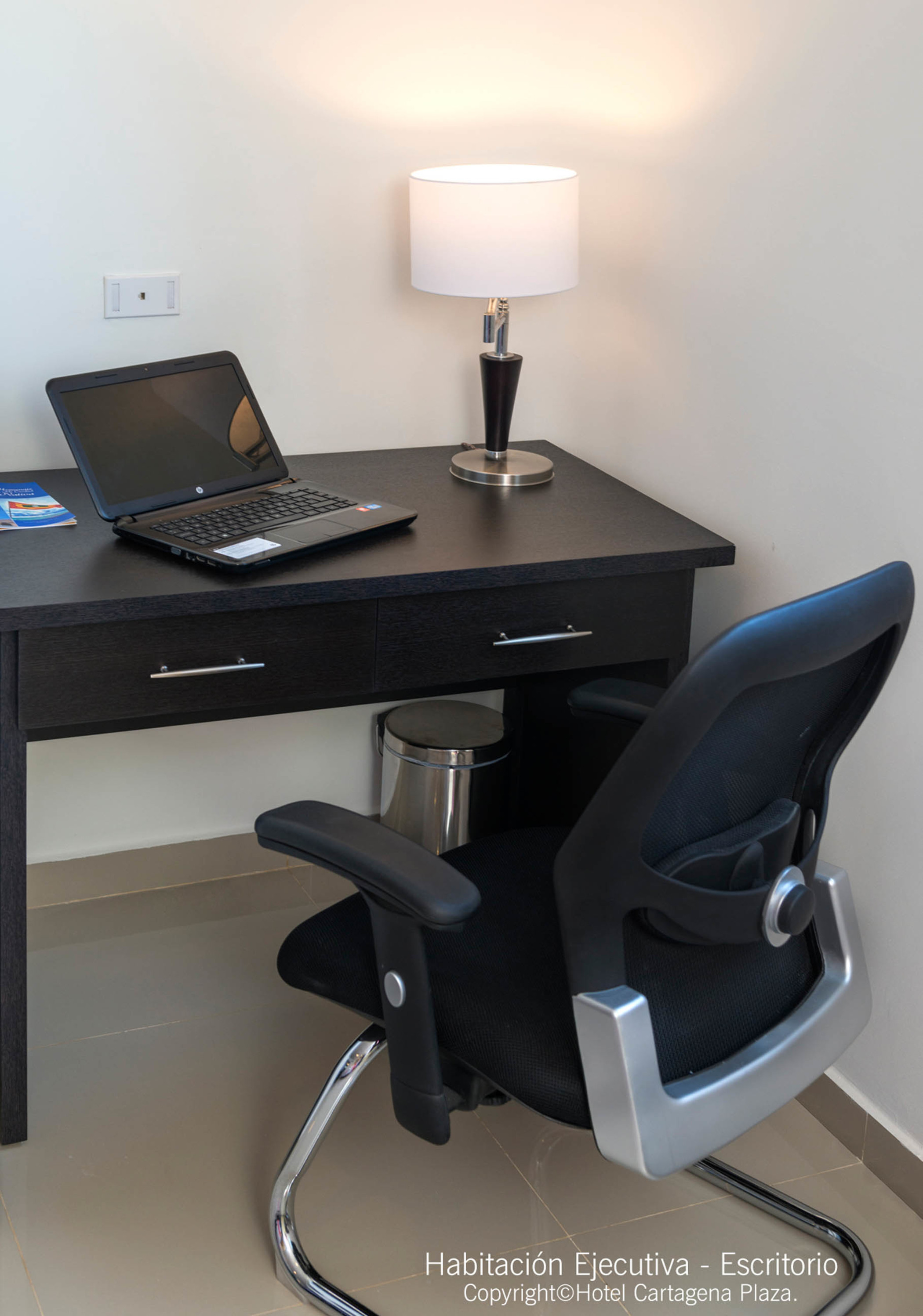 Double Executive Queen Bed