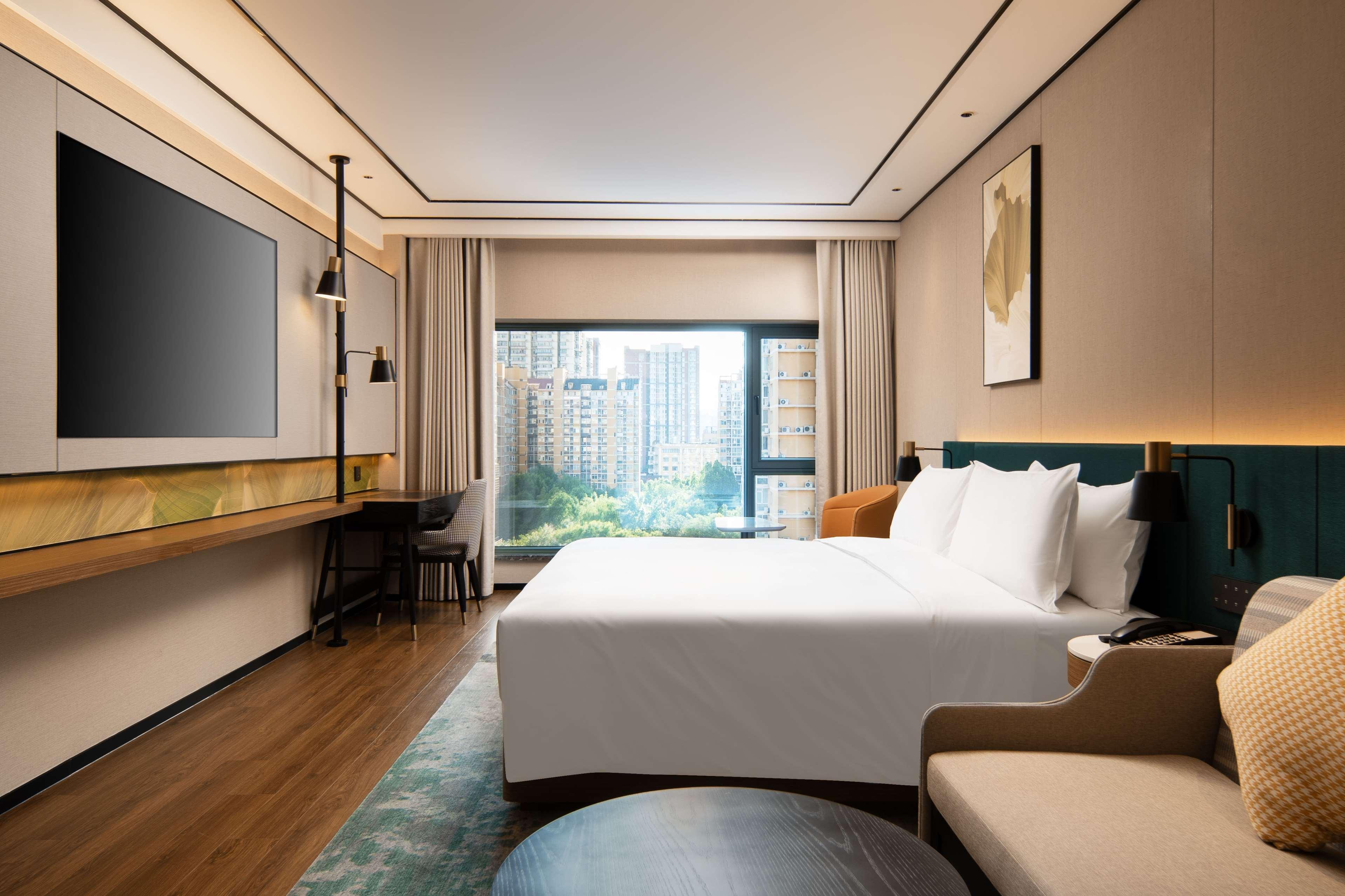 Double Accessible King Size Bed