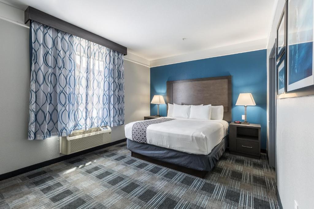 Family Room Three Beds