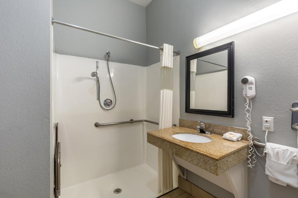 Family Room Three Beds