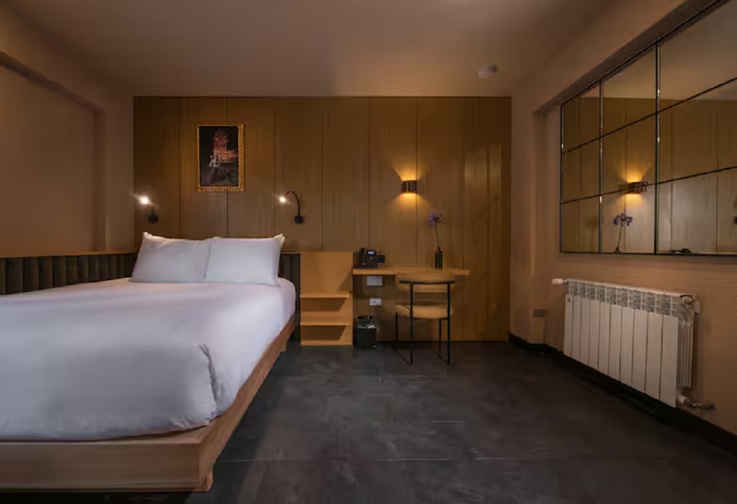 Double Accessible-queen Size Bed