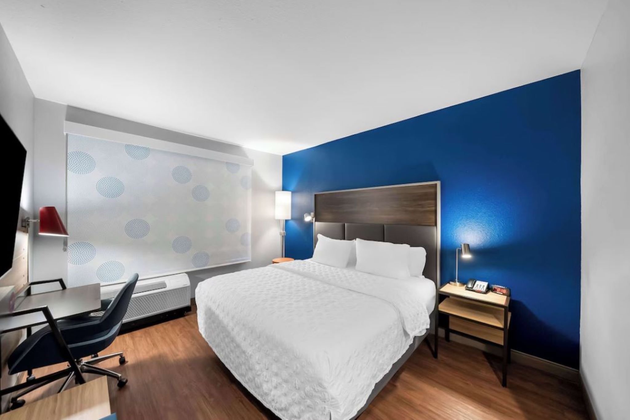 Double Accessible King Size Bed