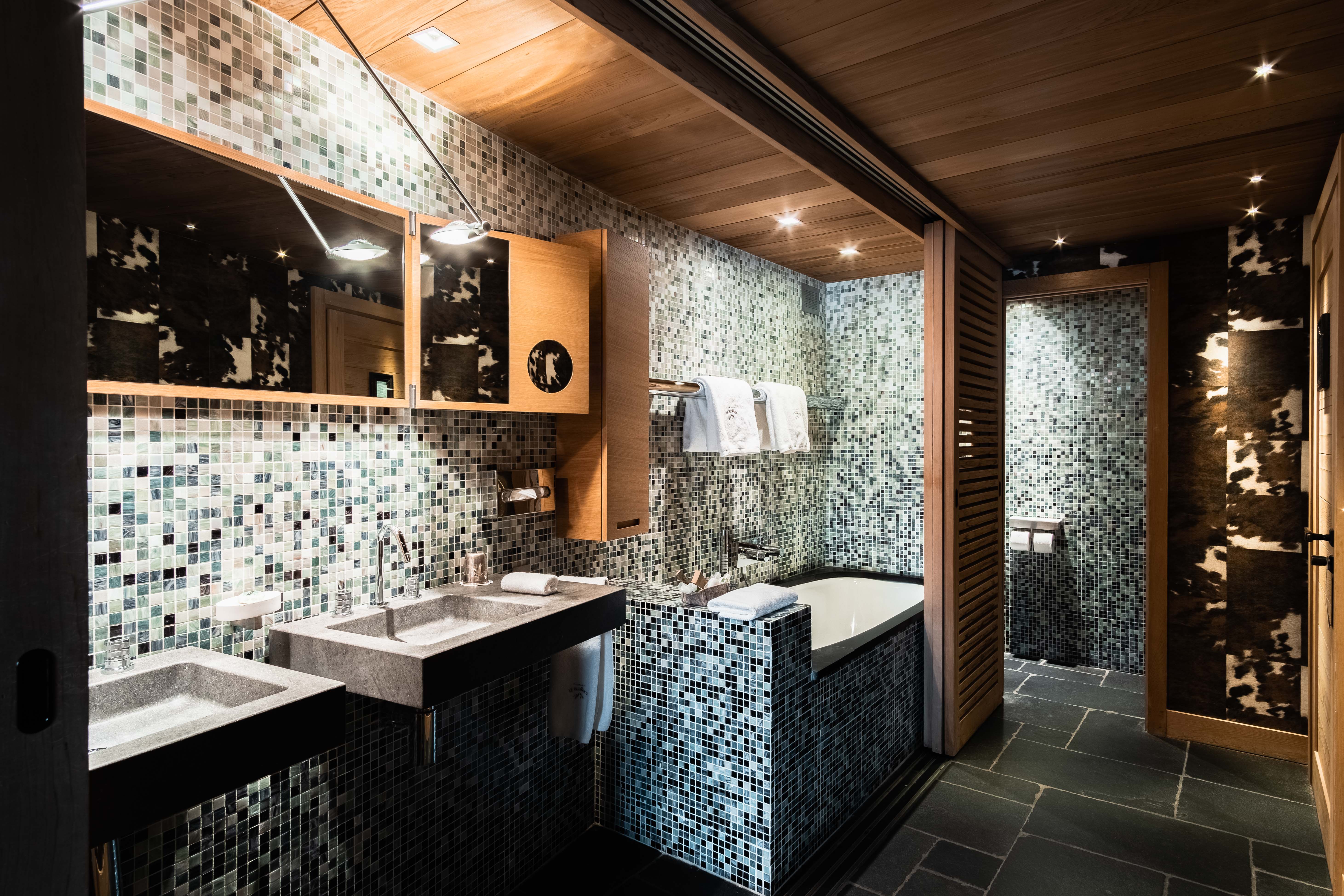 Room Connecting Room