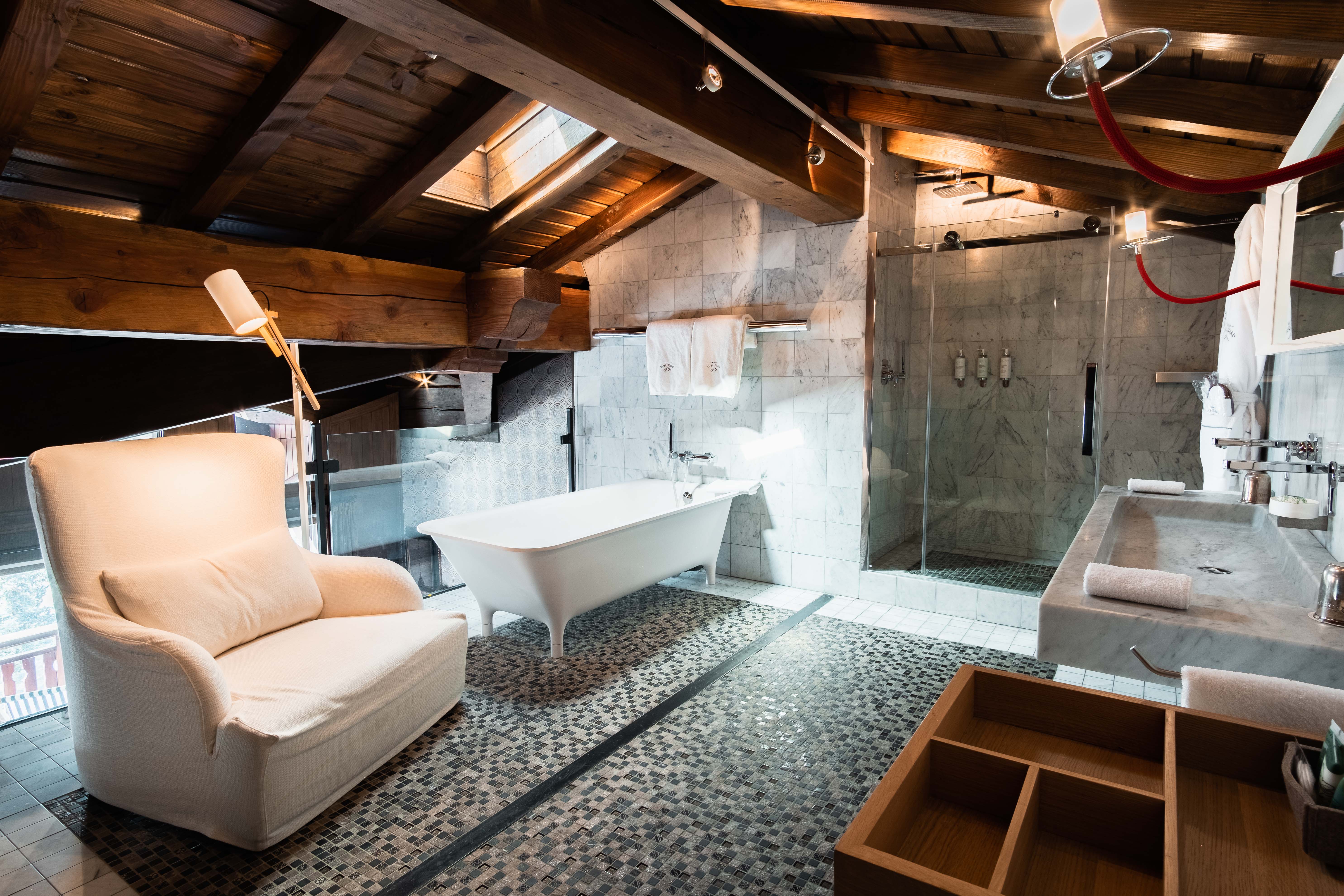 Room Connecting Room