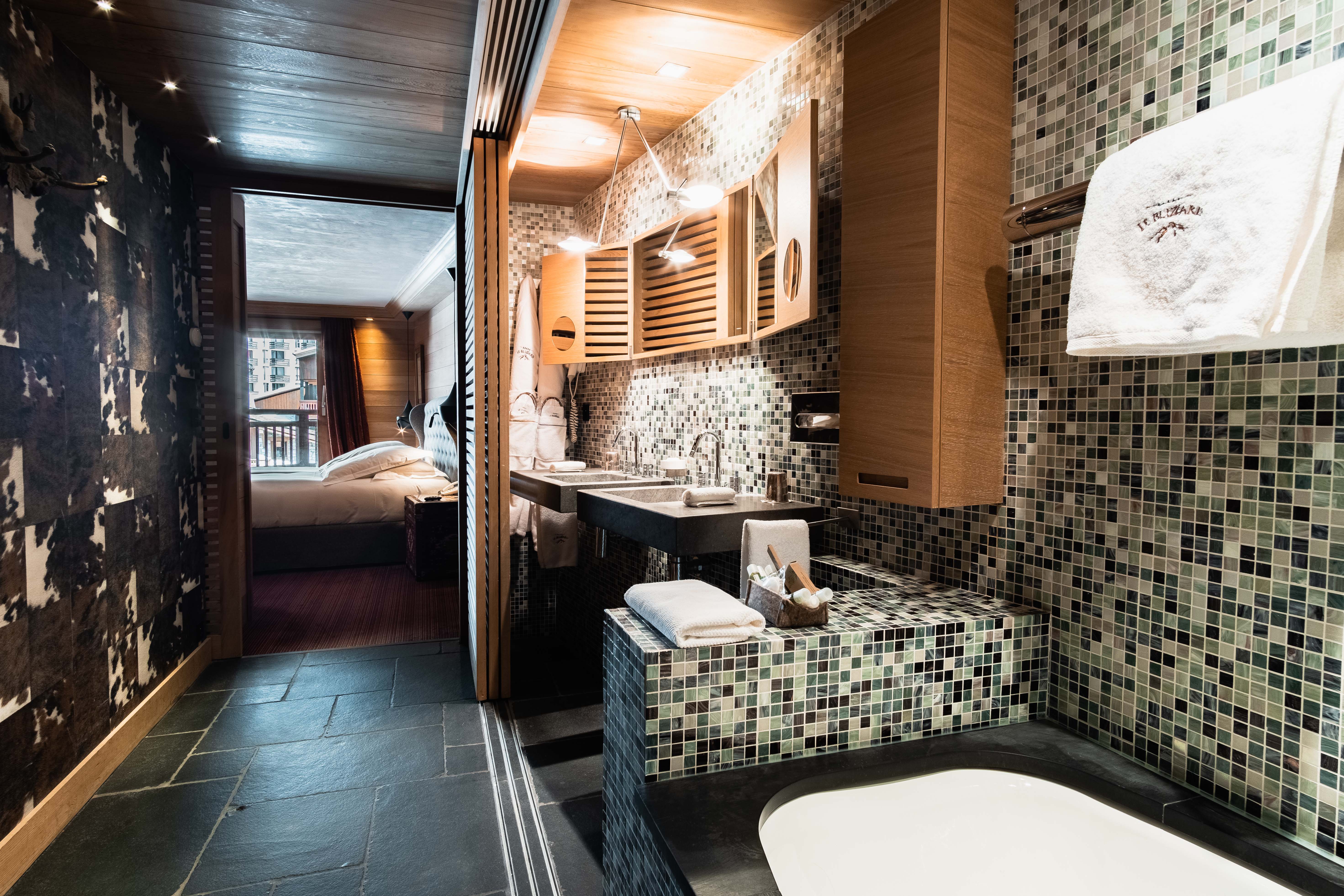 Room Connecting Room