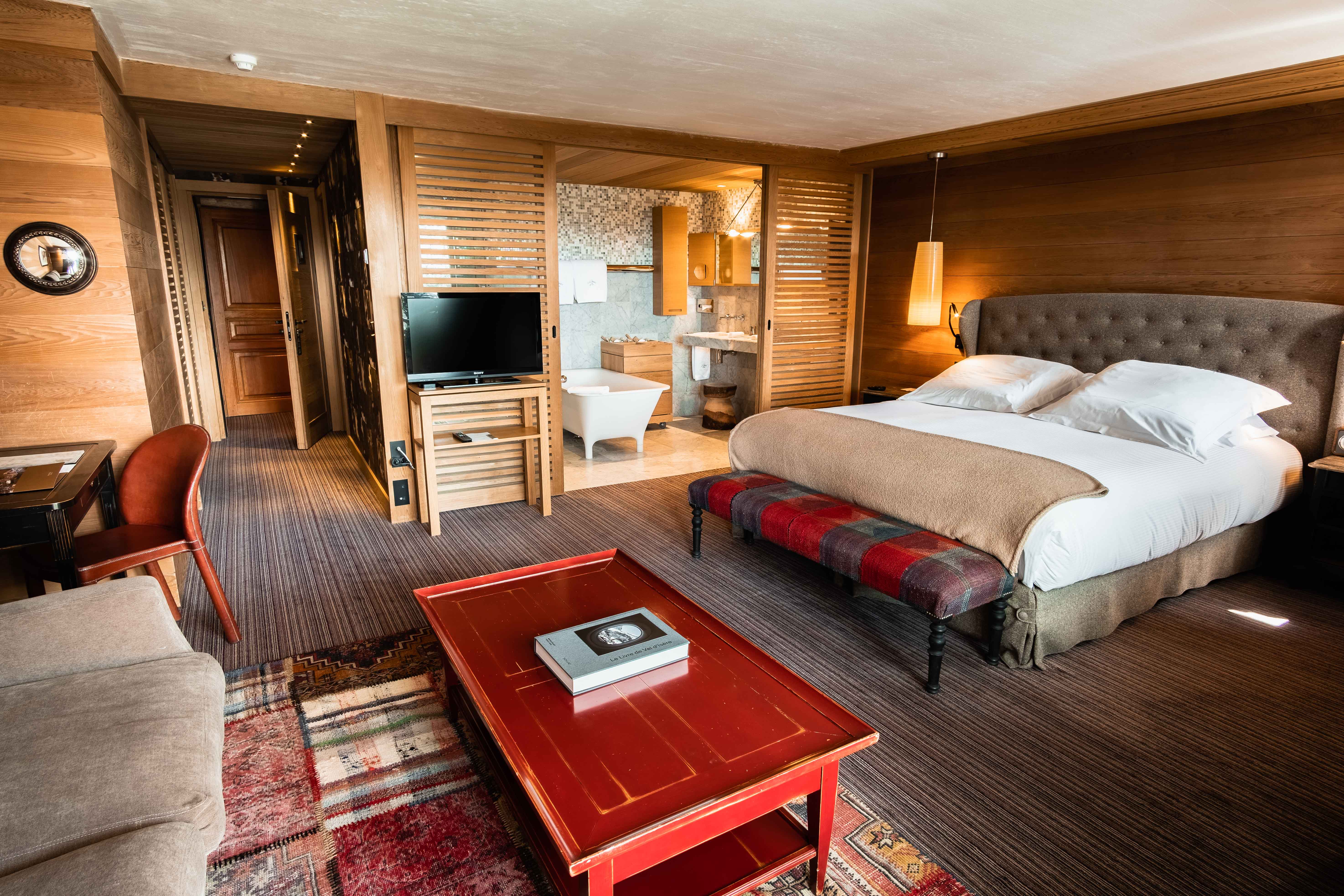 Room Connecting Room