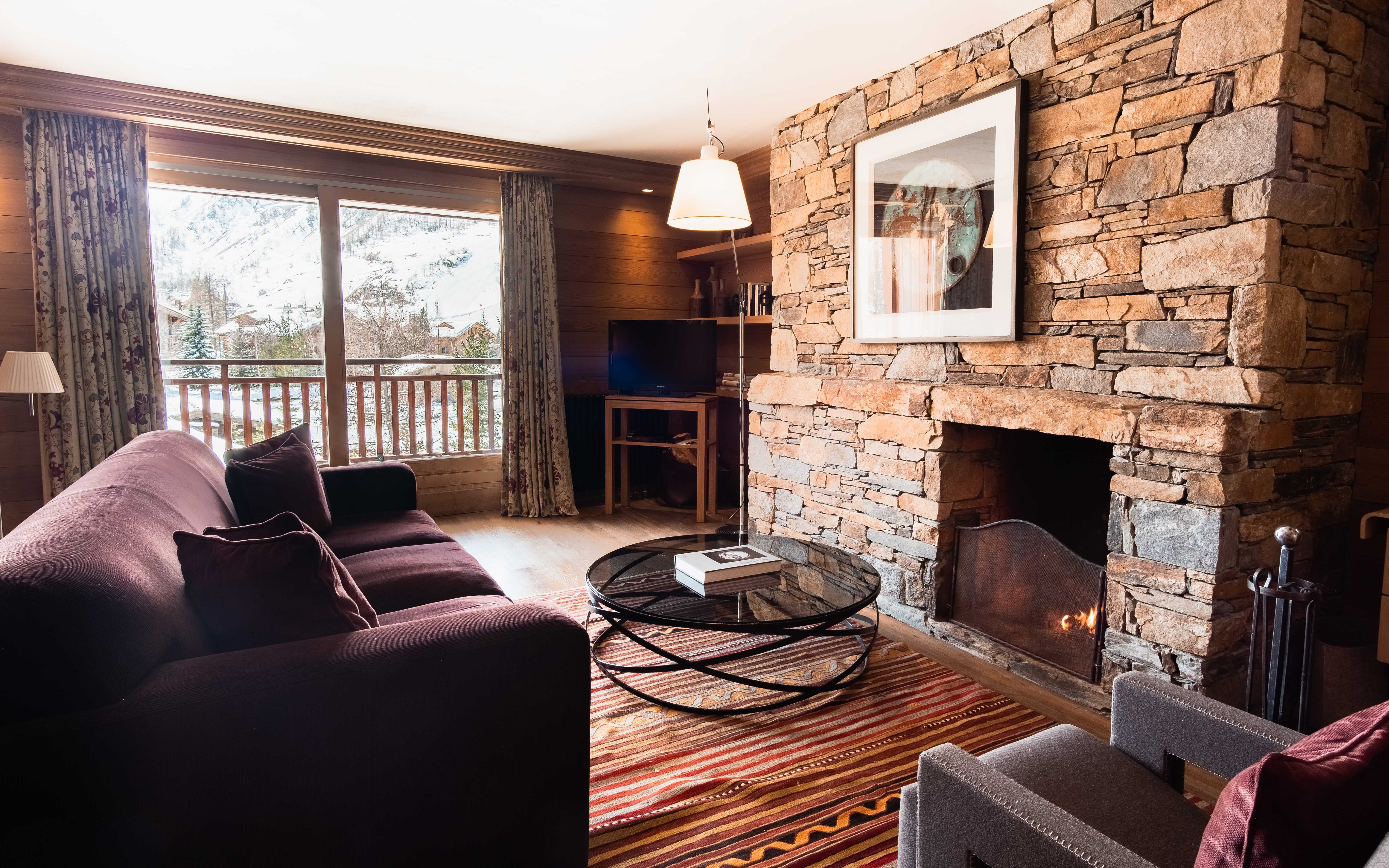 Room Connecting Room