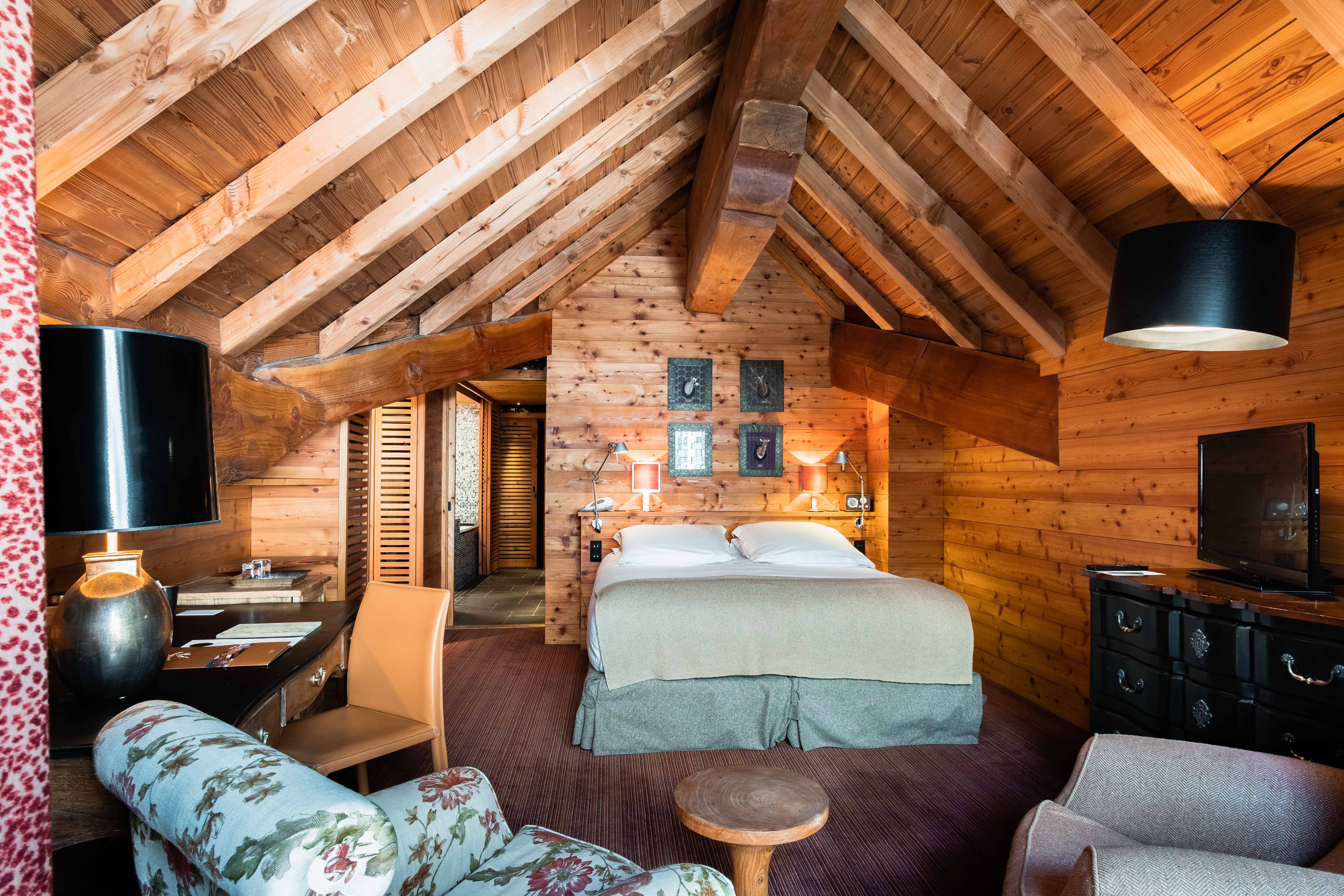 Room Connecting Room