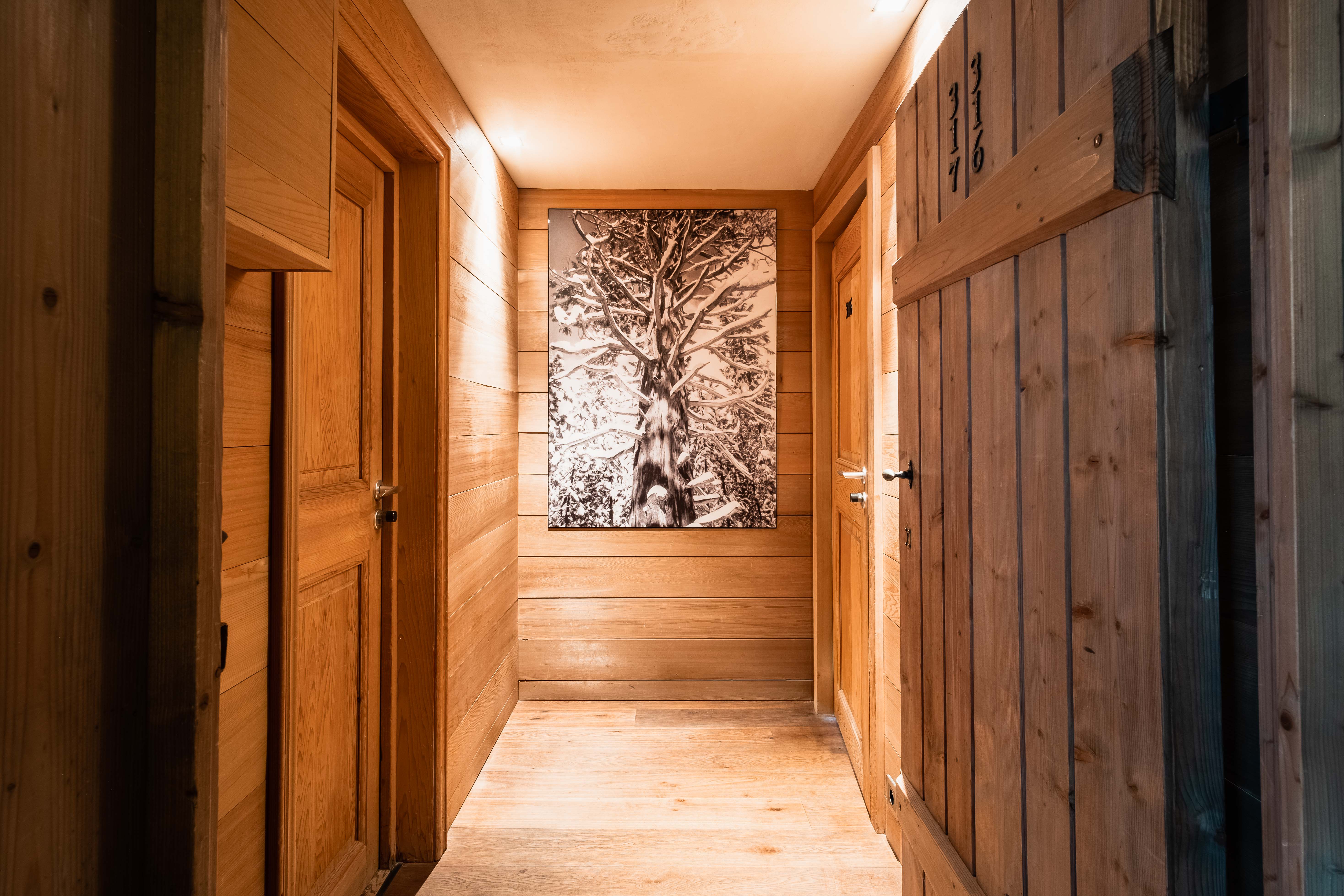 Room Connecting Room