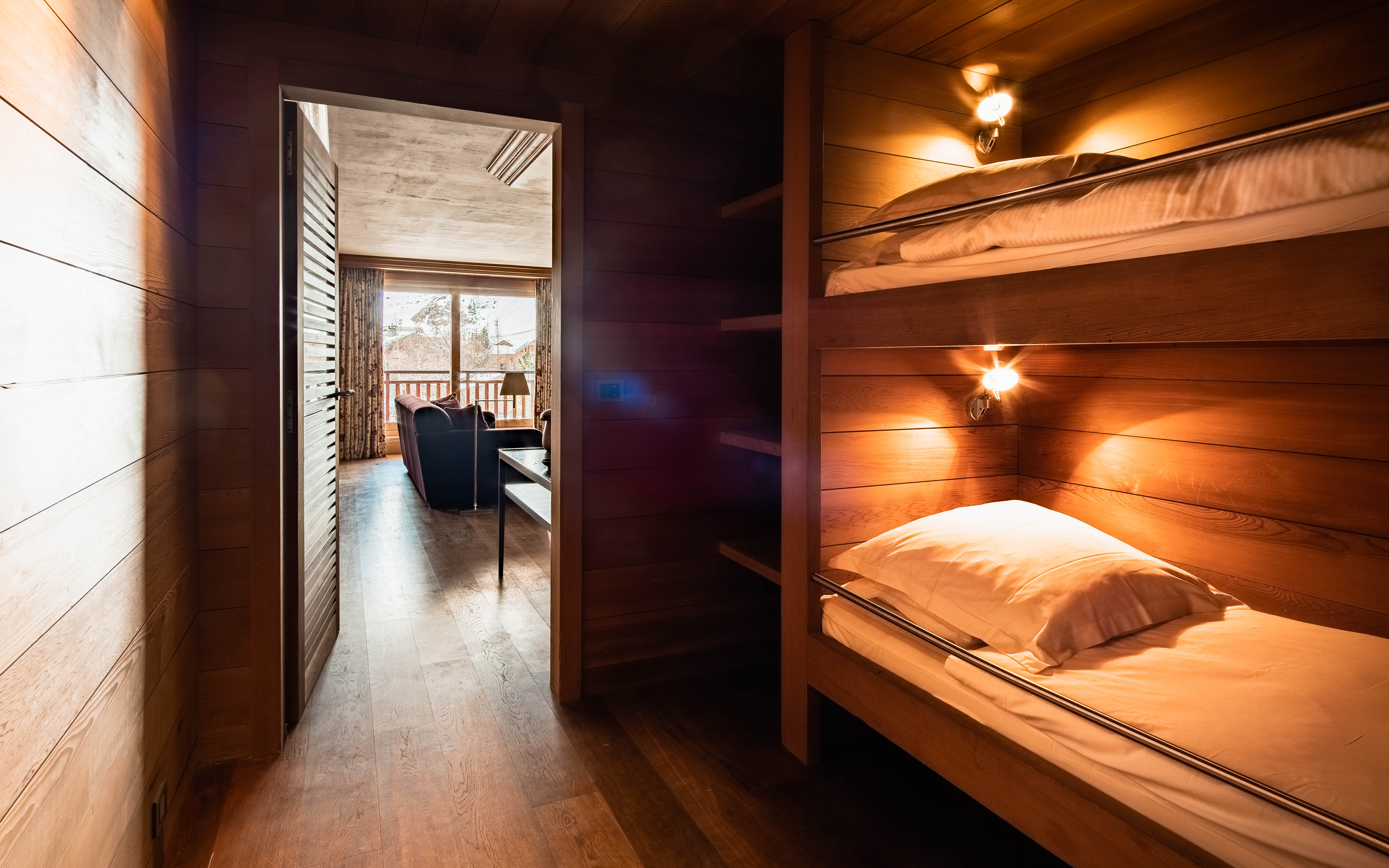 Room Connecting Room