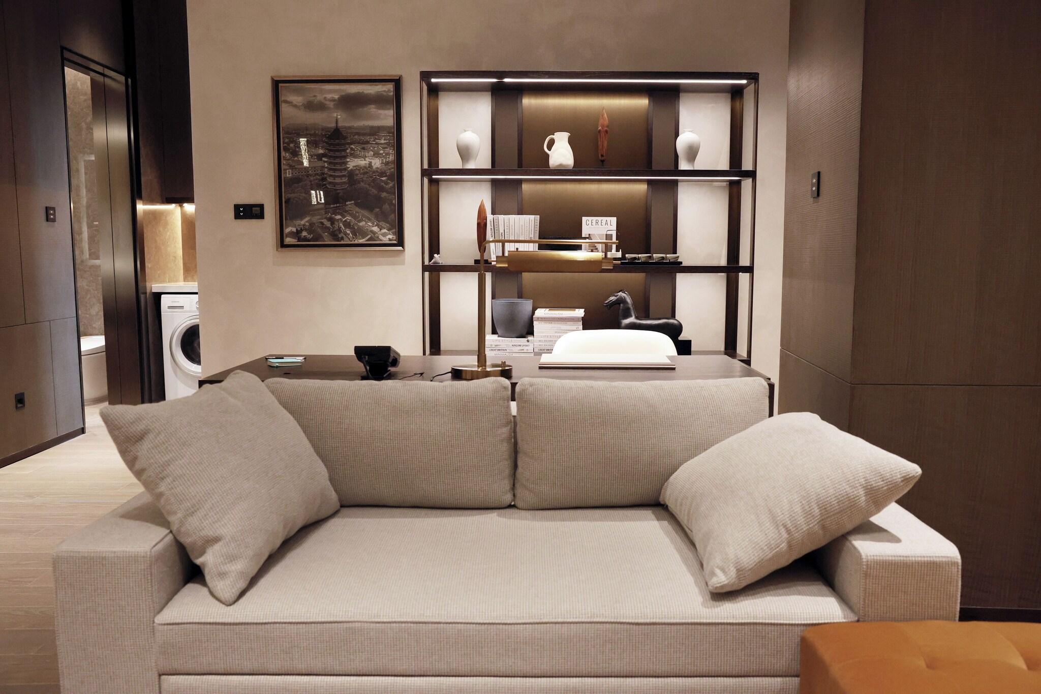 Suite Deluxe King Bed