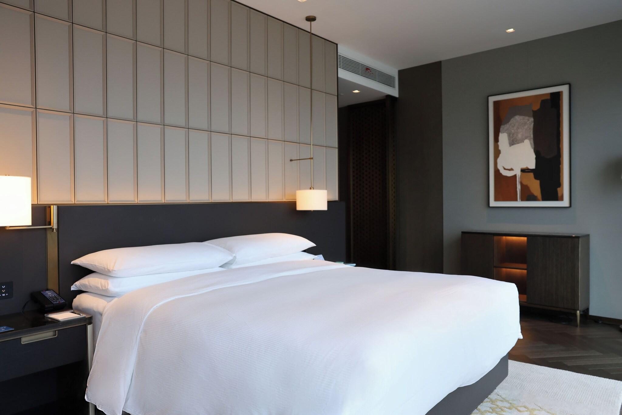 Suite King Bed One Bedroom 