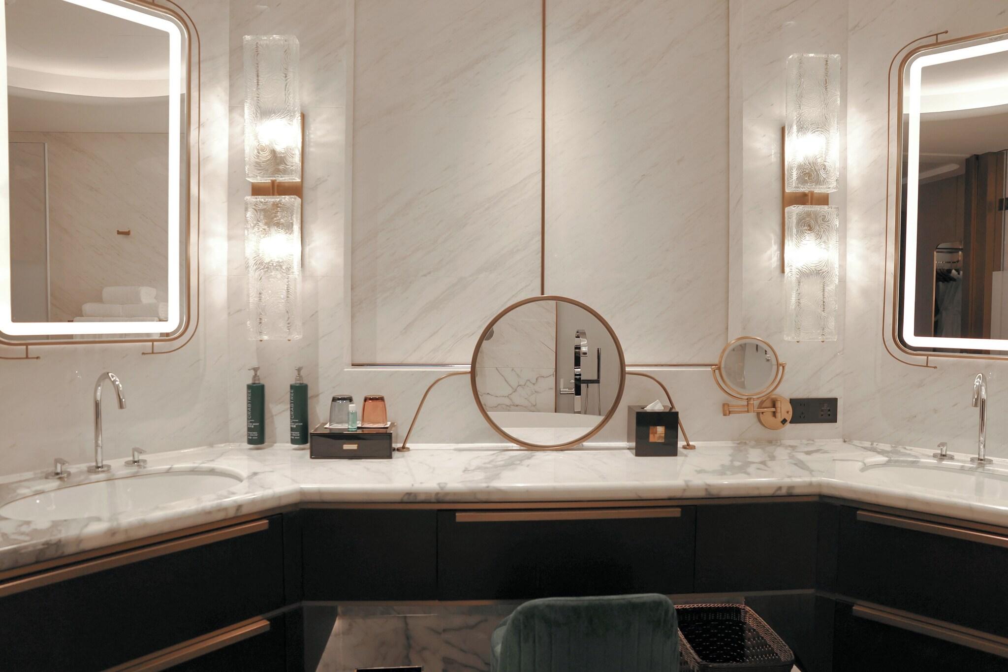 Suite King Bed Two Bedrooms