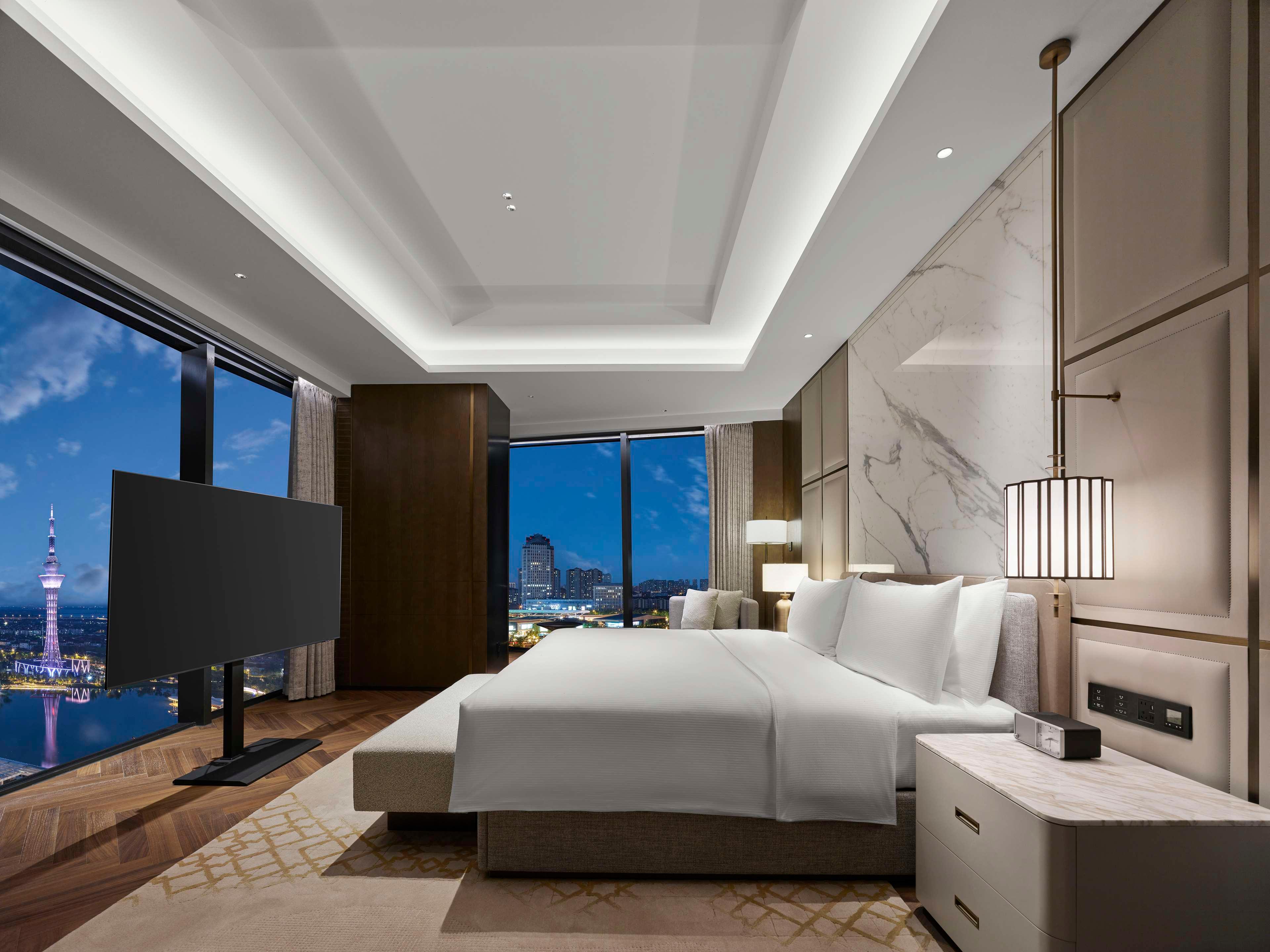 Double Deluxe King Bed