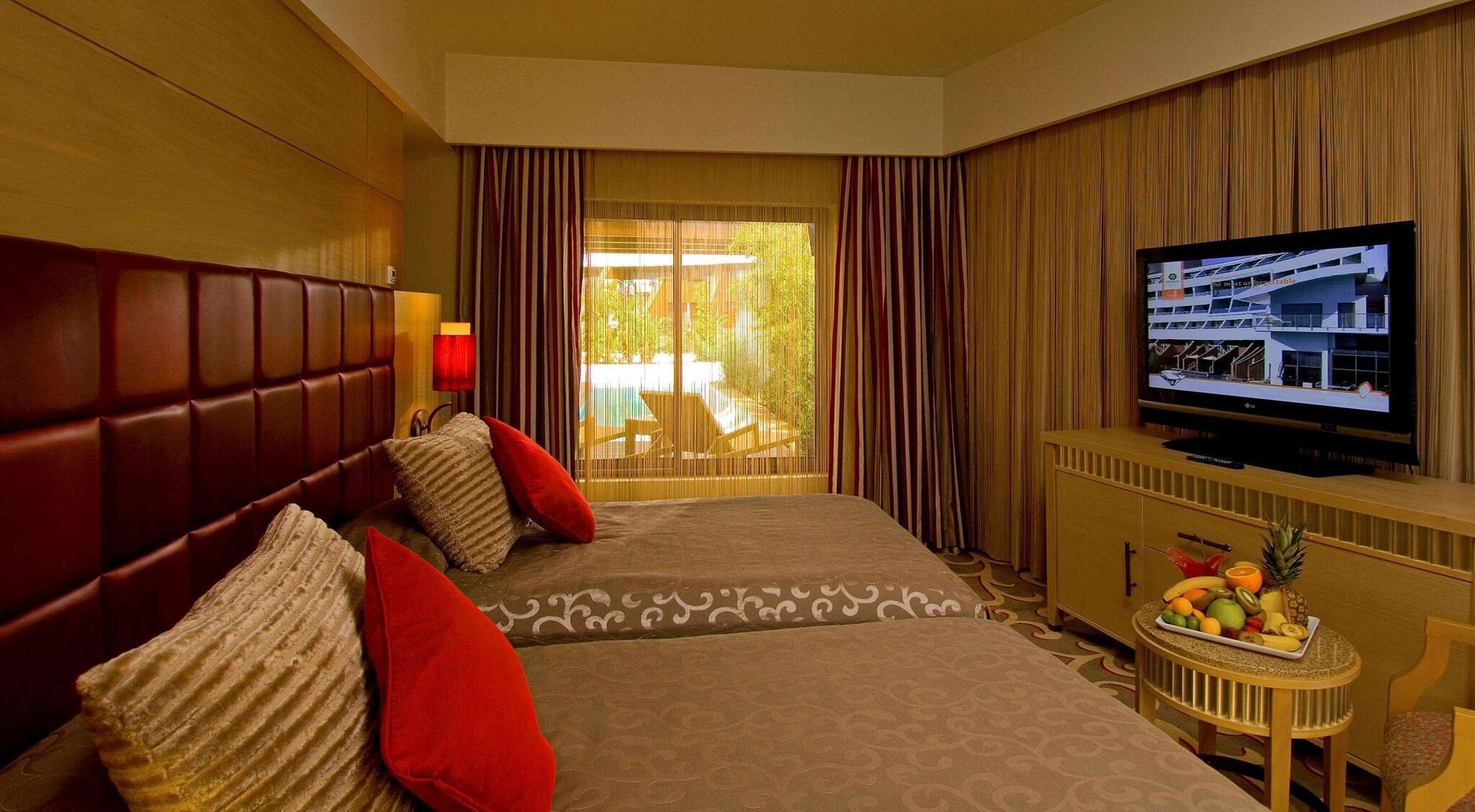 Villa Queen Size Bed