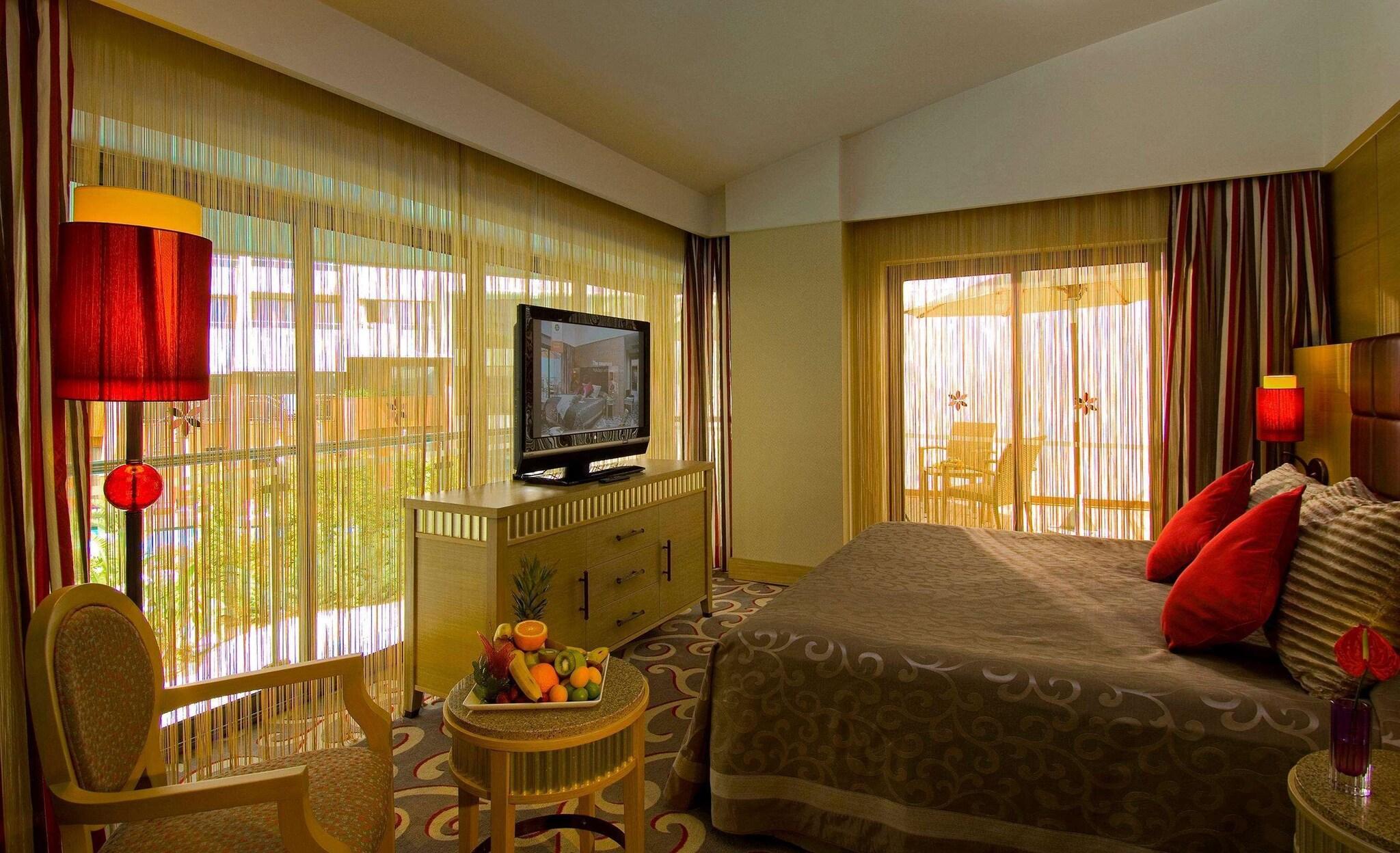 Villa Queen Size Bed