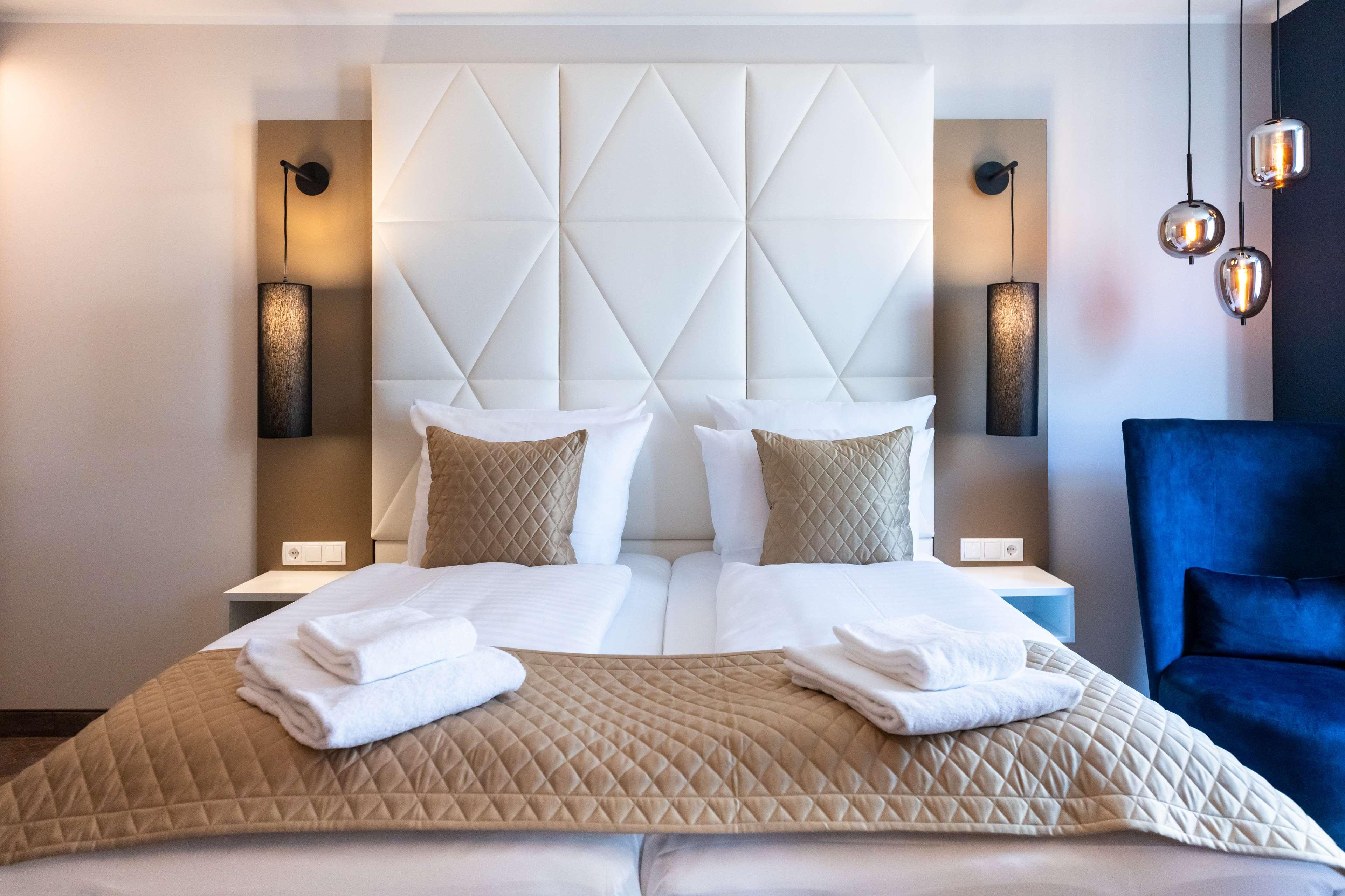 Double or Twin Standard