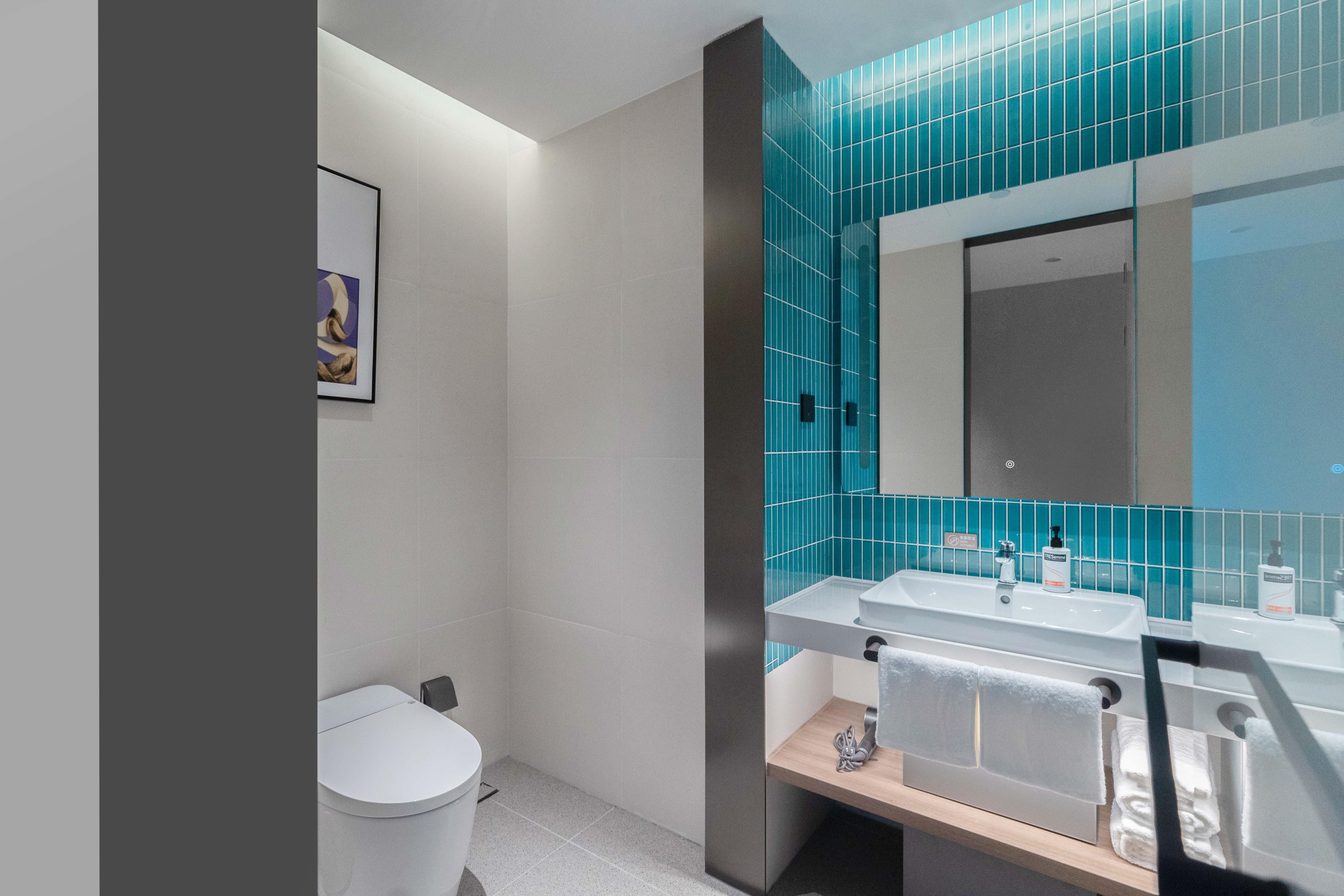 Double City View King Bed