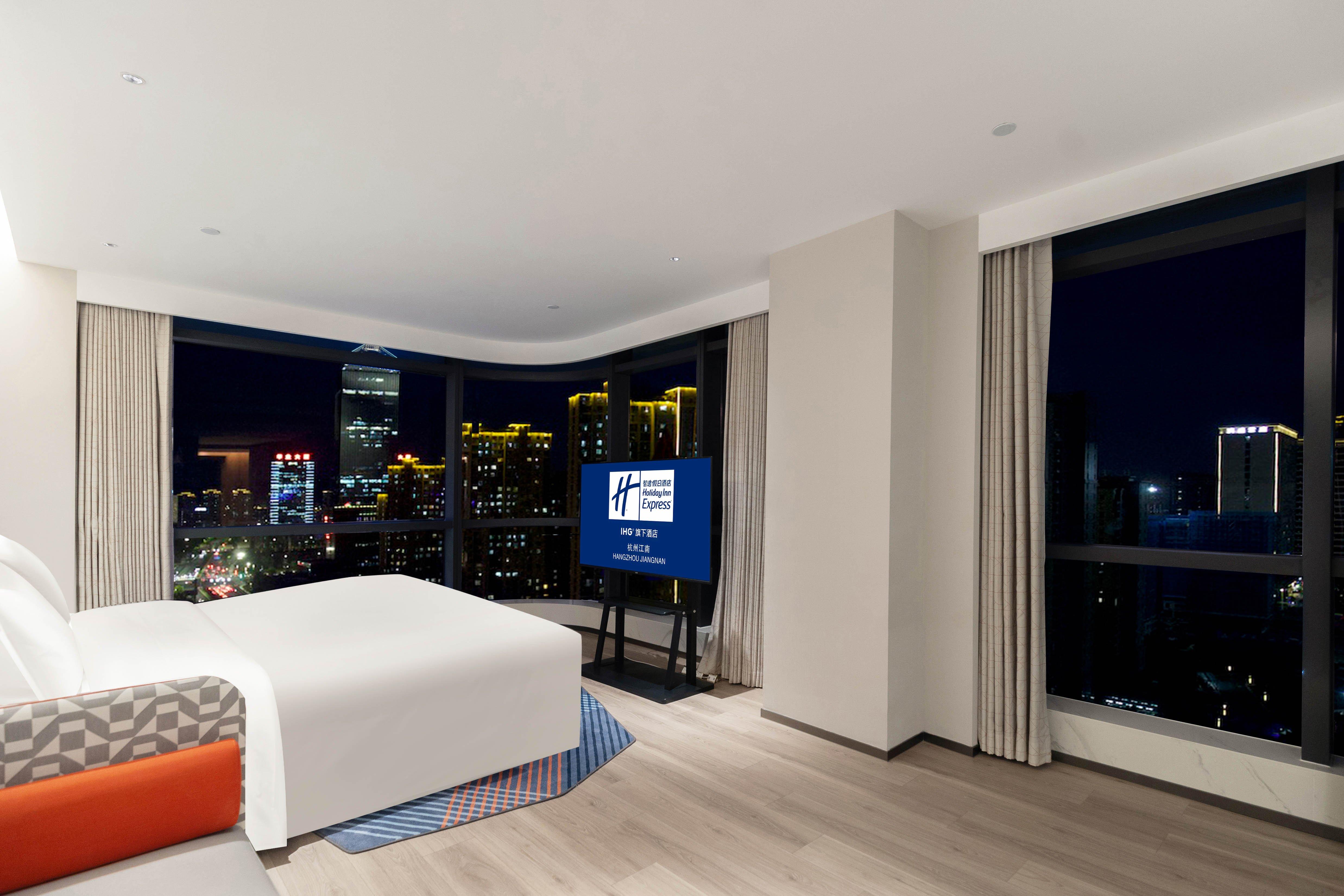 Double City View King Bed