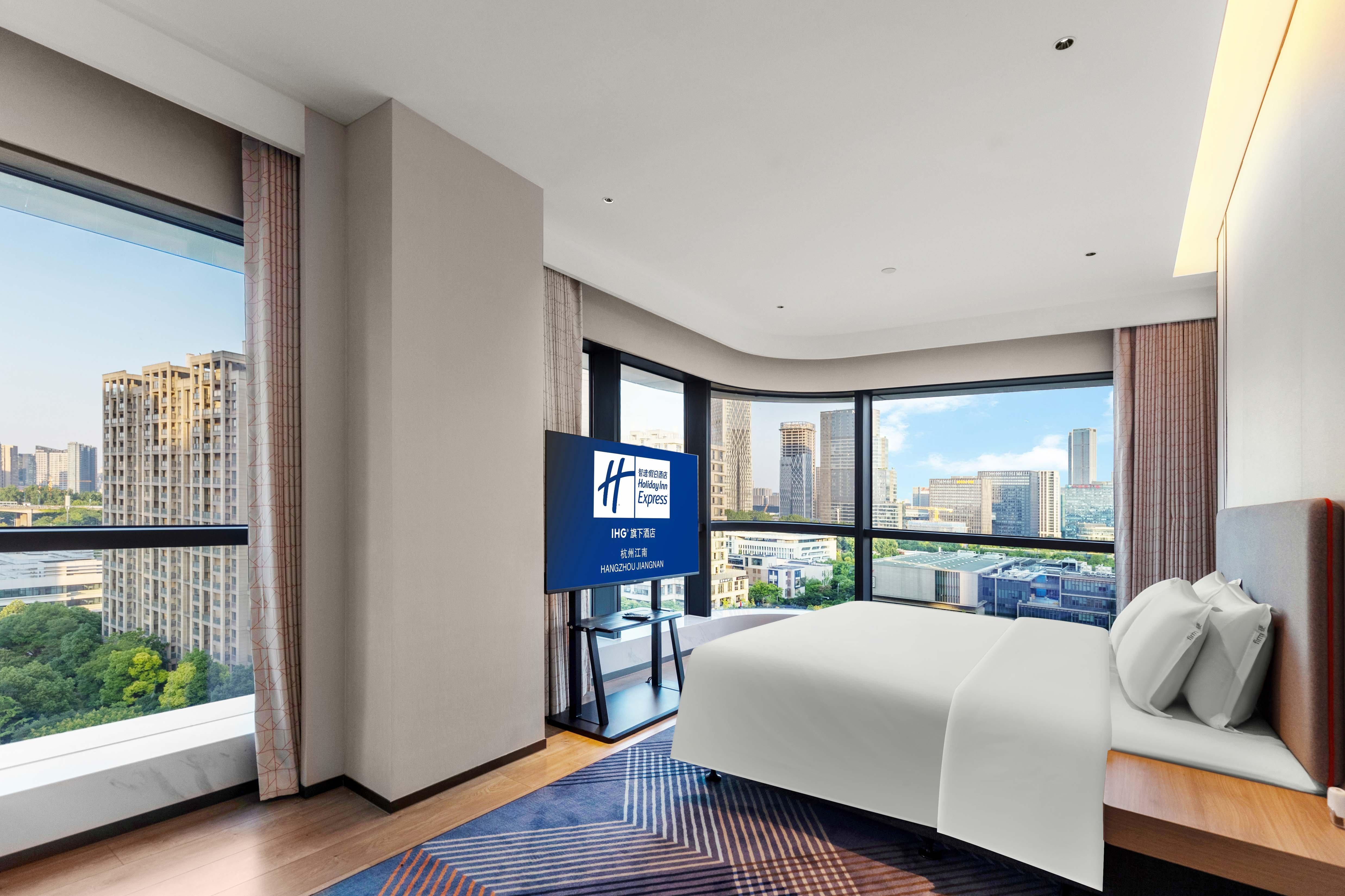 Double City View King Bed