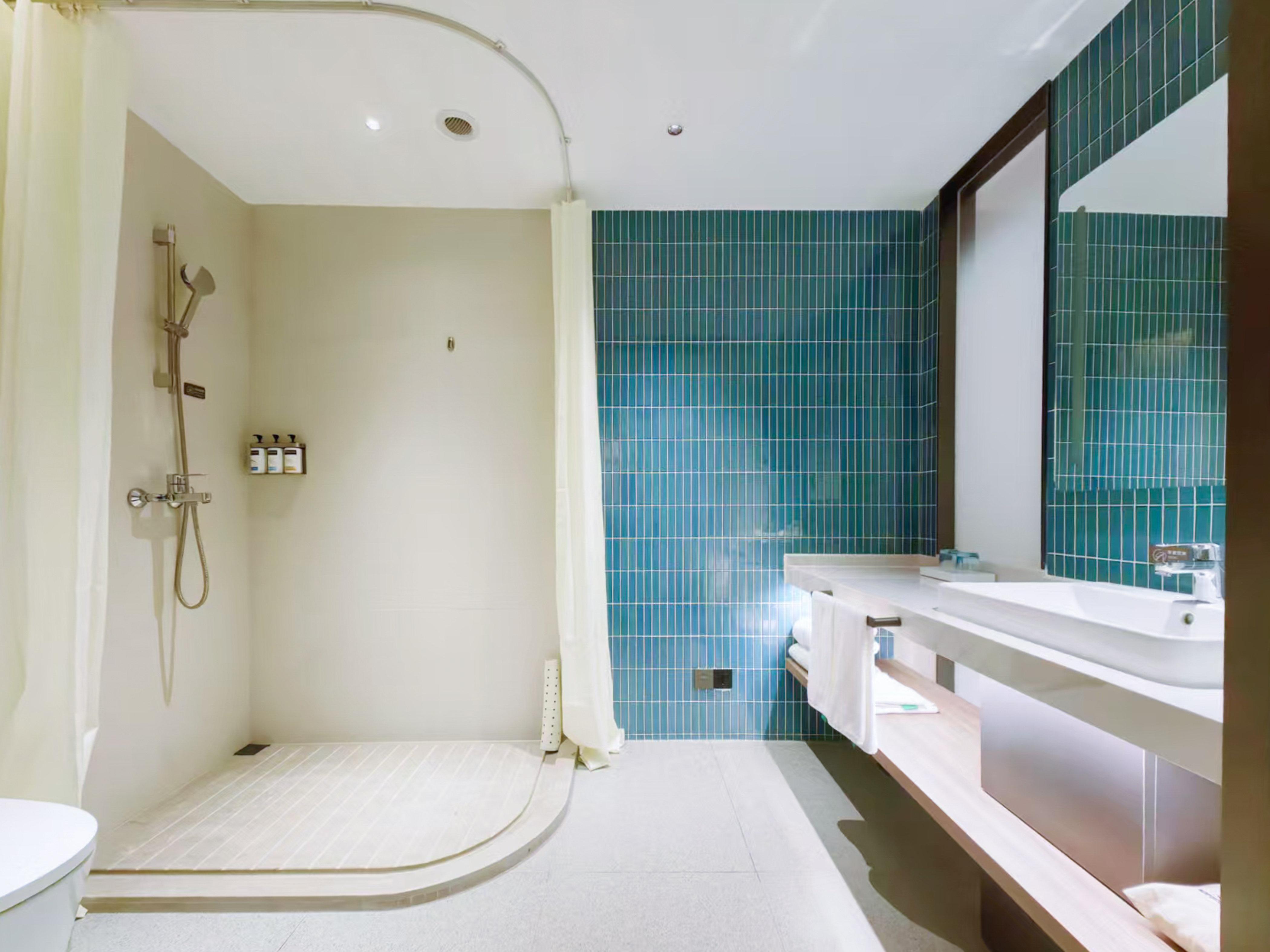 Double Accessible King Size Bed