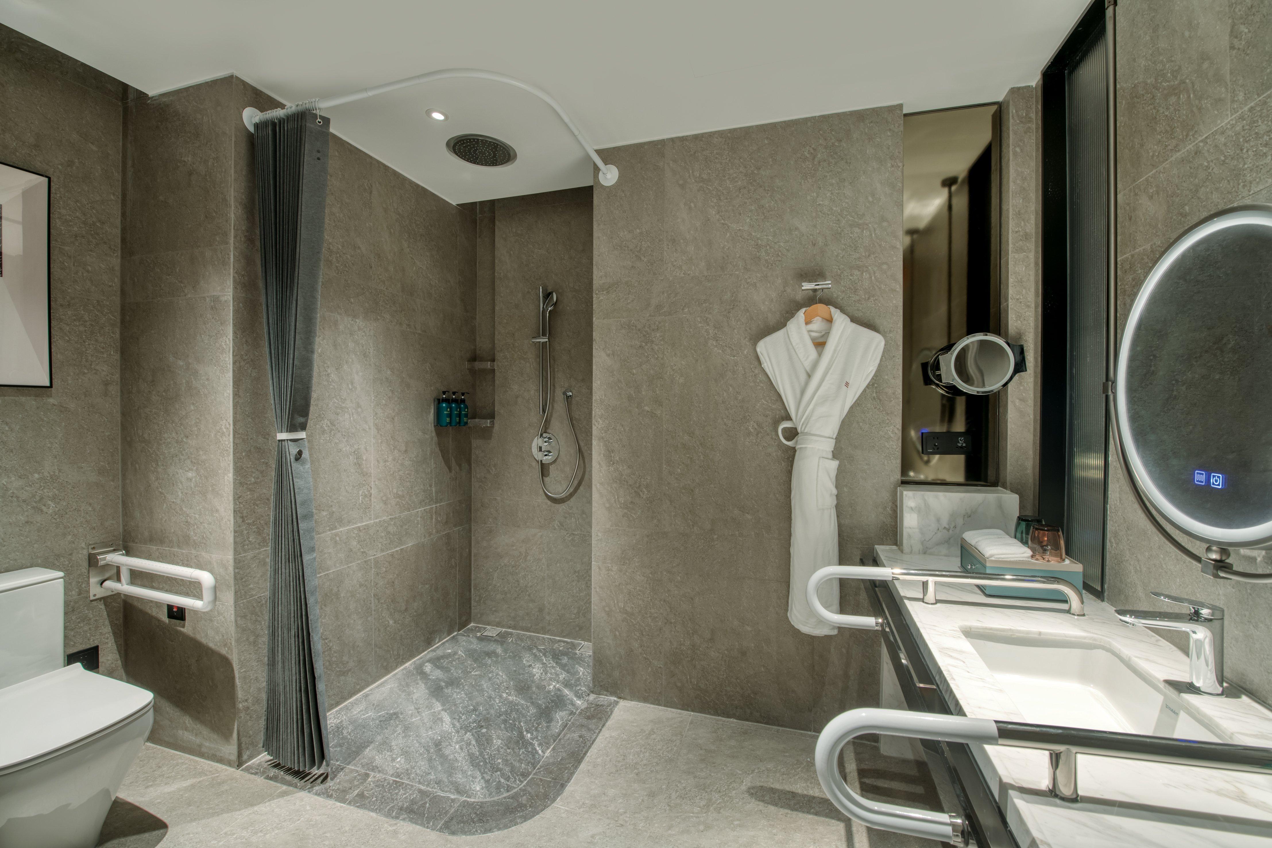 Double Accessible King Size Bed