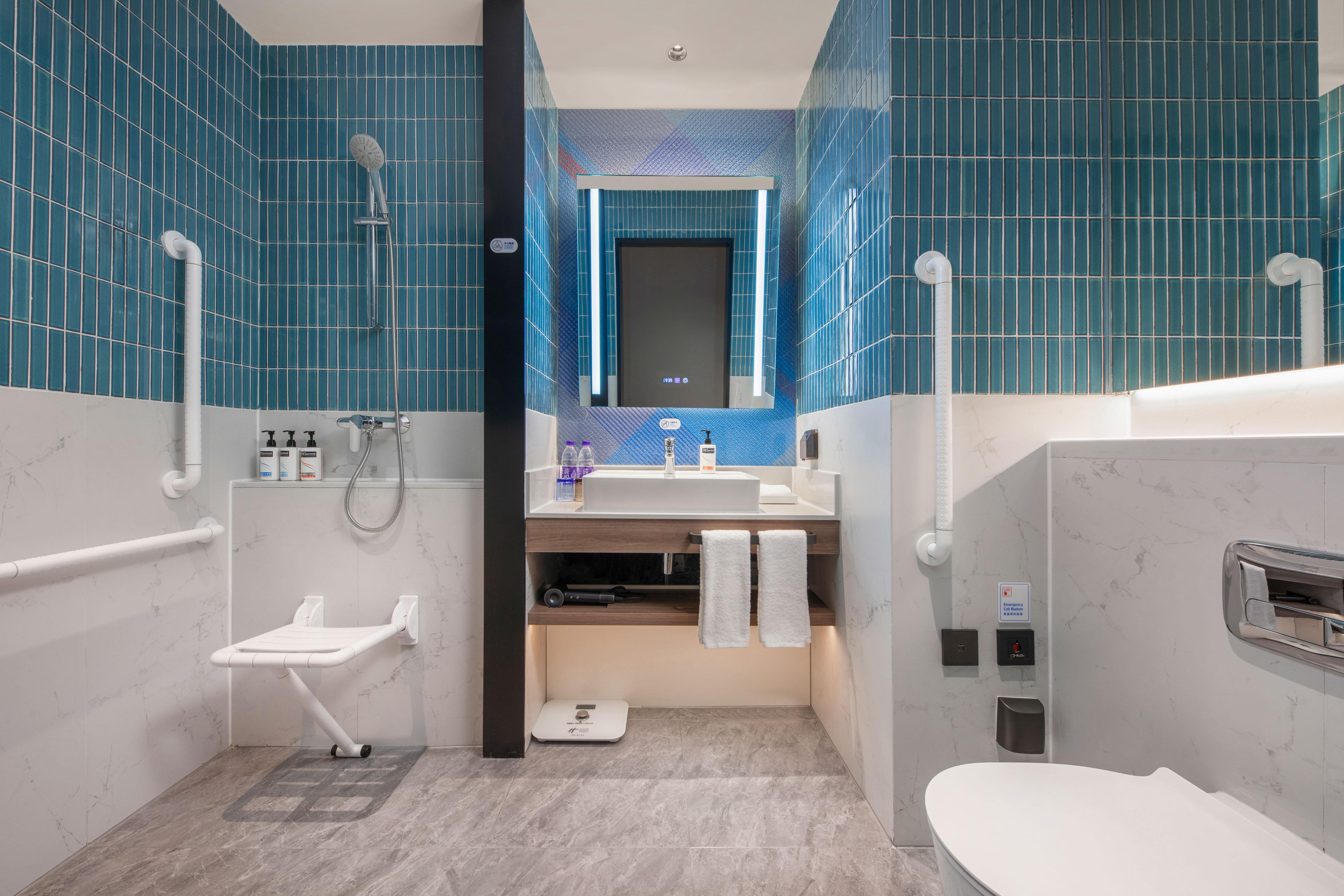 Double Accessible King Size Bed