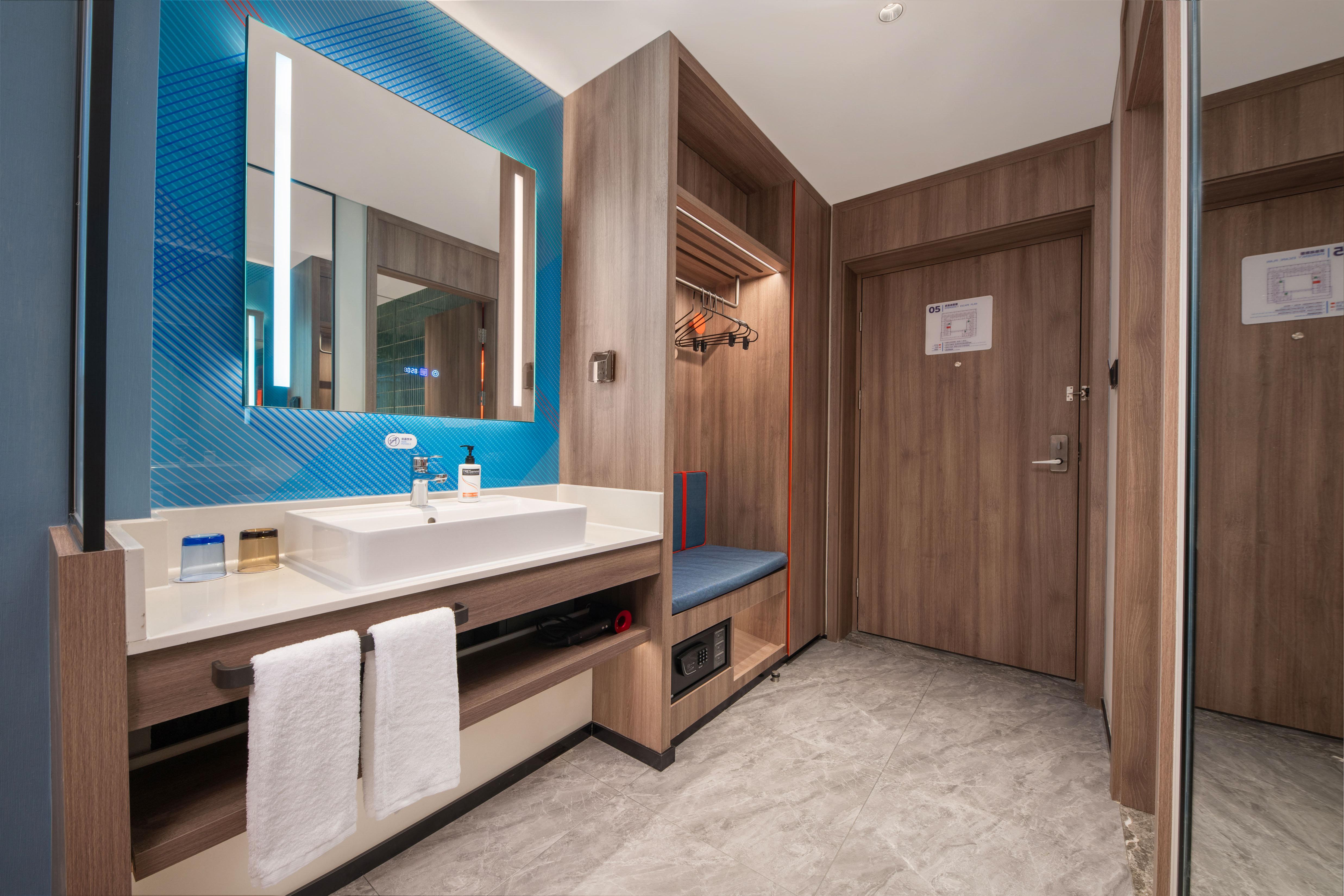 Double City View King Bed