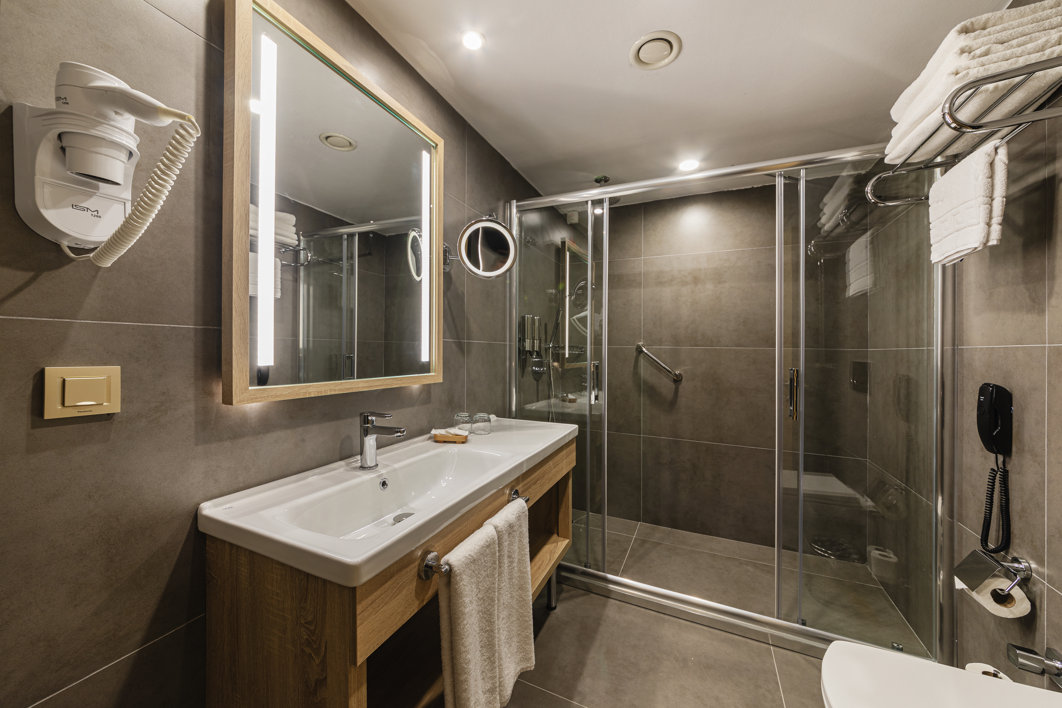 Double or Twin Standard