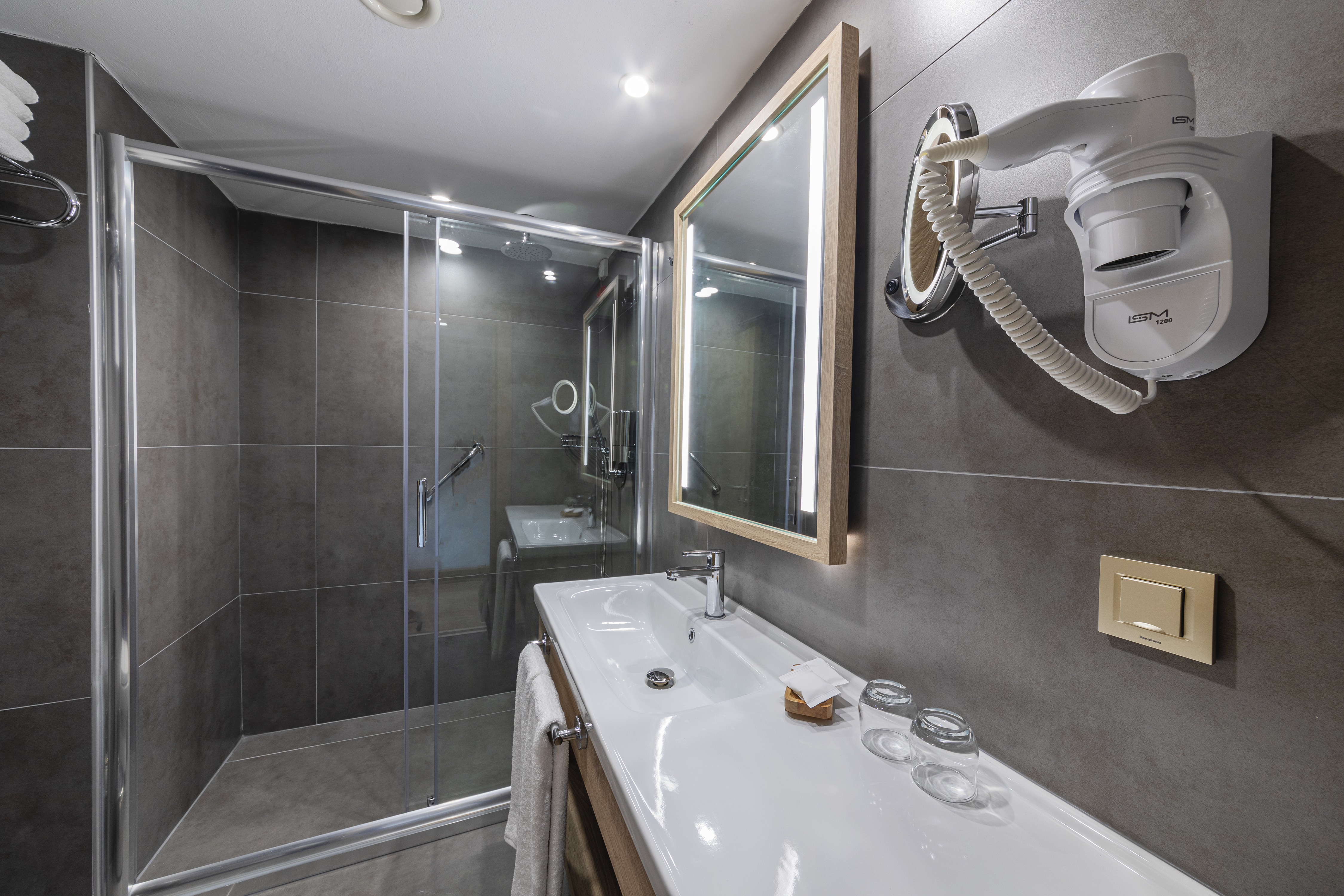 Double or Twin Standard