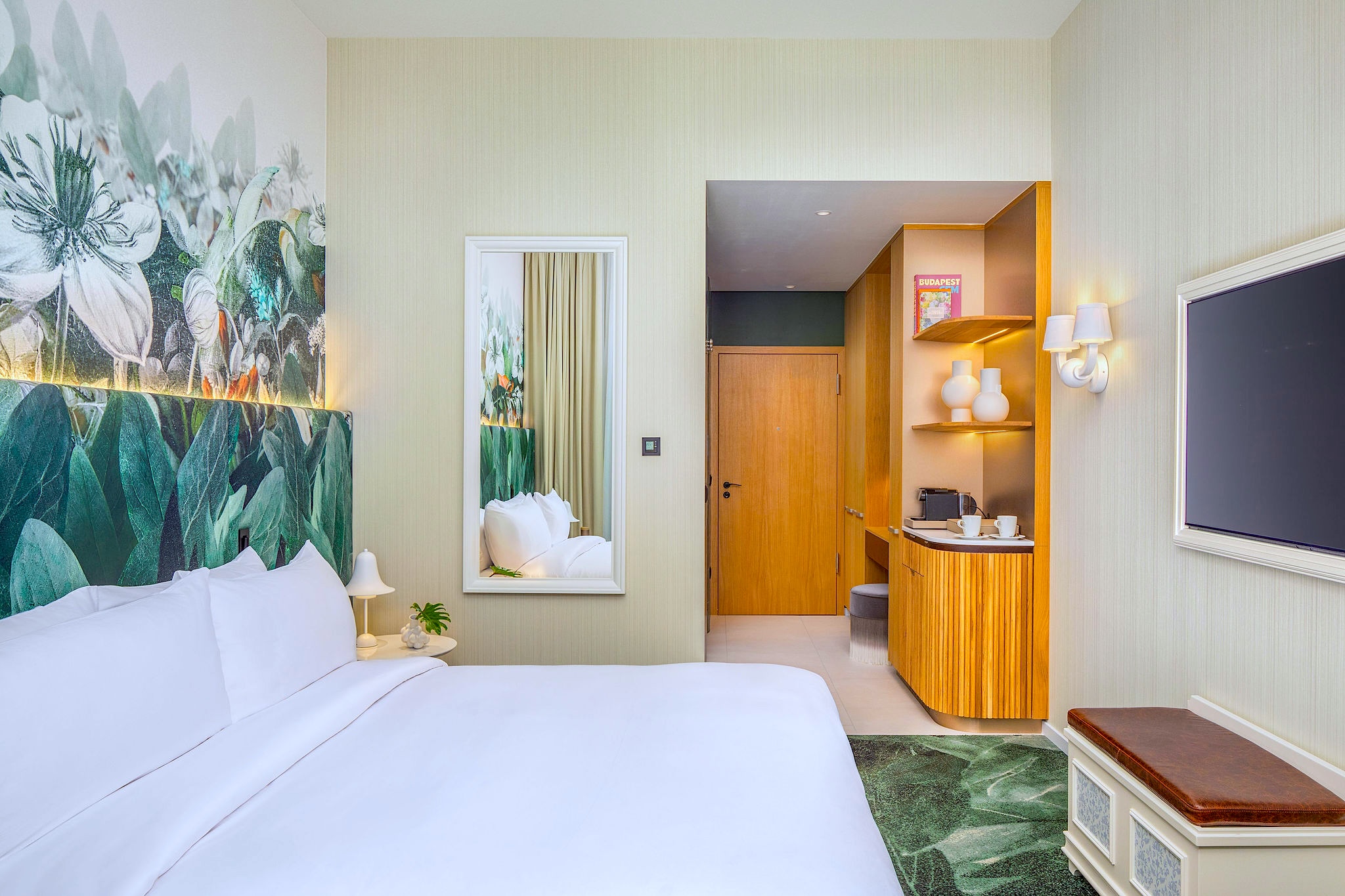 Double Garden View King Bed