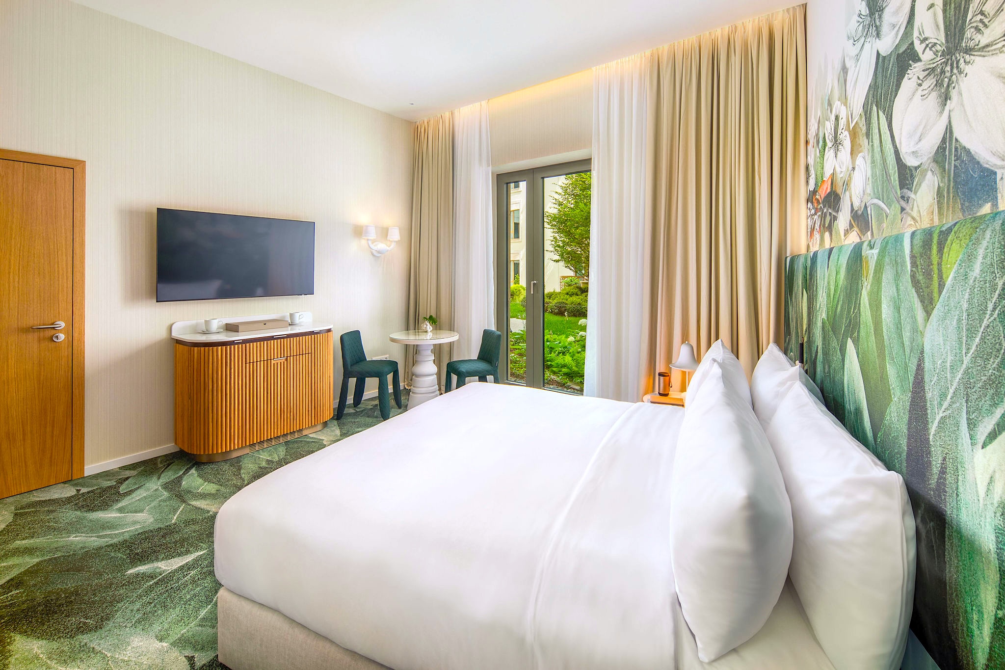 Double Accessible King Size Bed