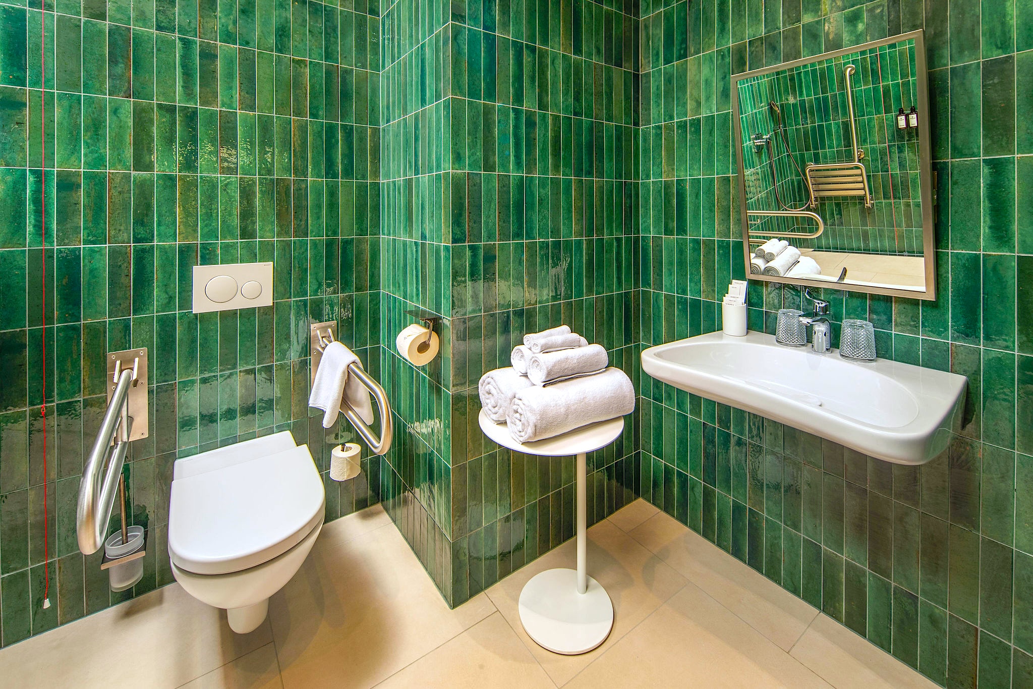 Double Accessible King Size Bed