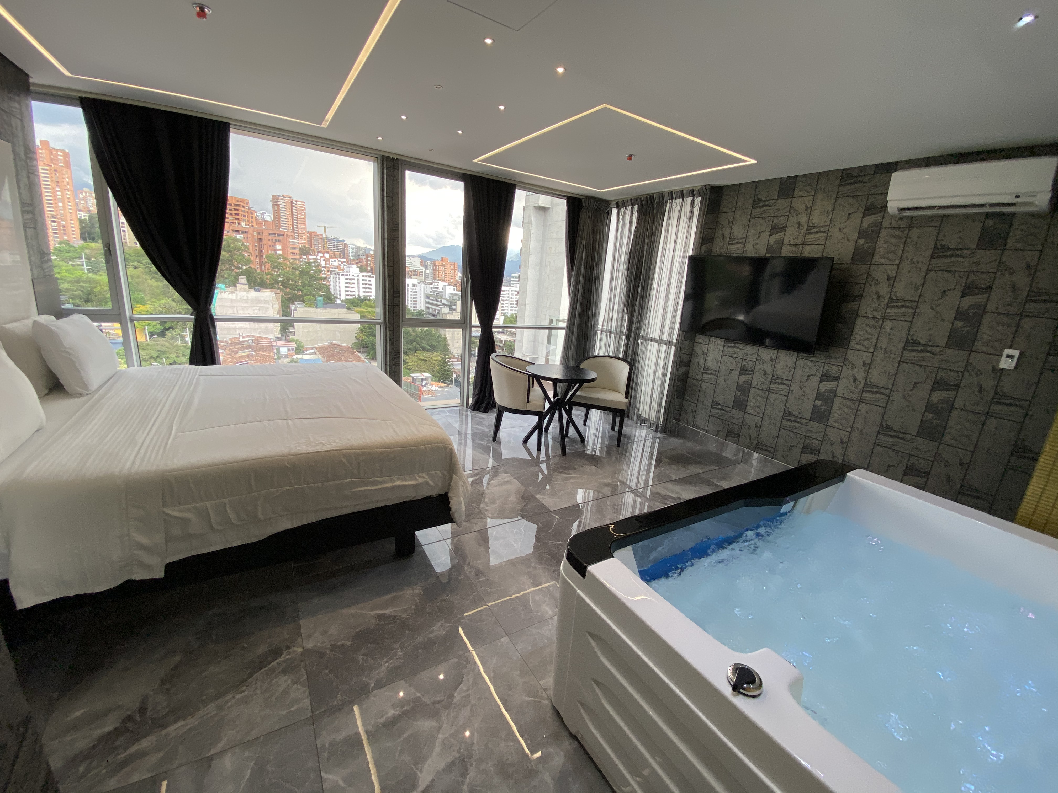 Double Deluxe King Bed