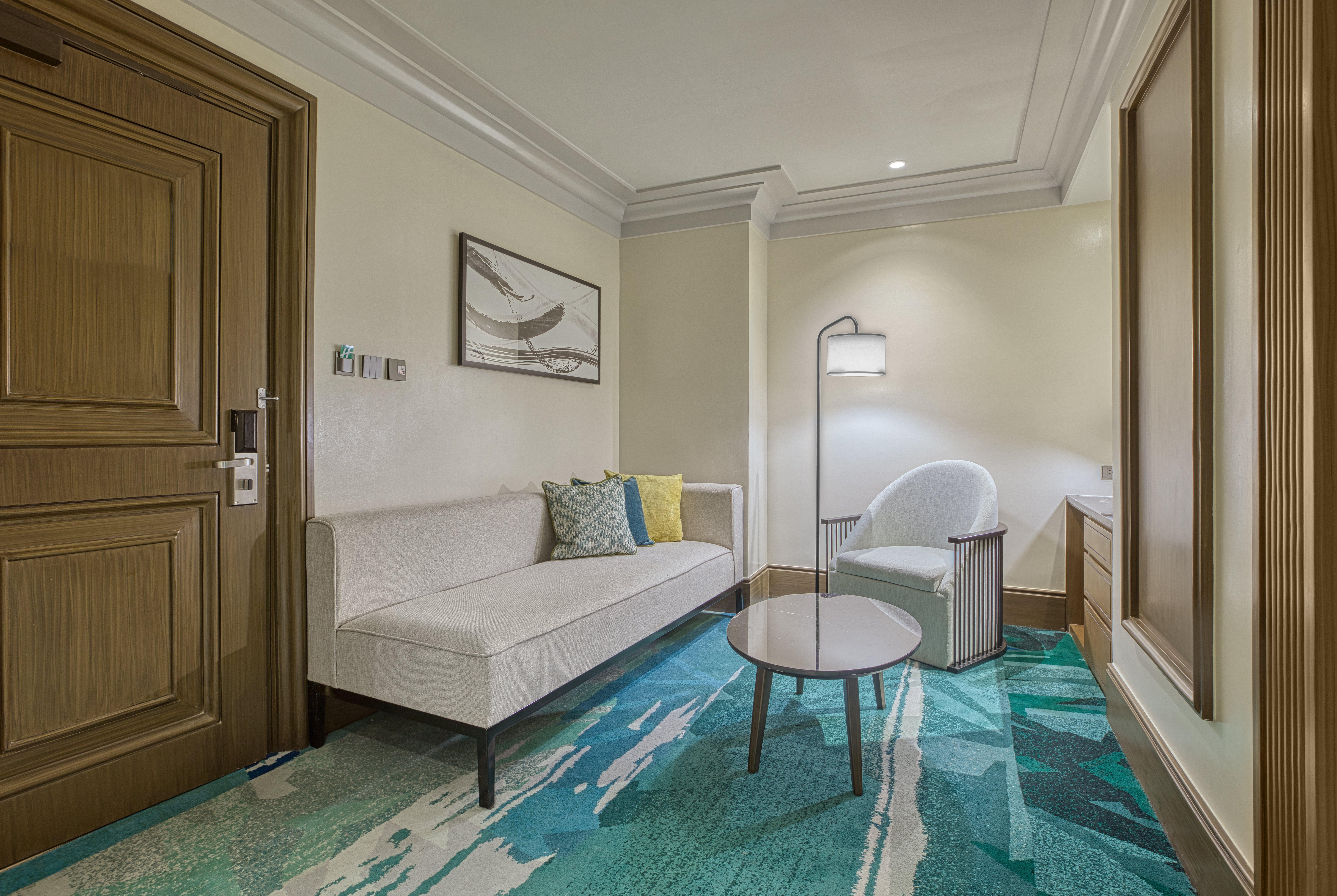 Quadruple Two Queen Beds Premium