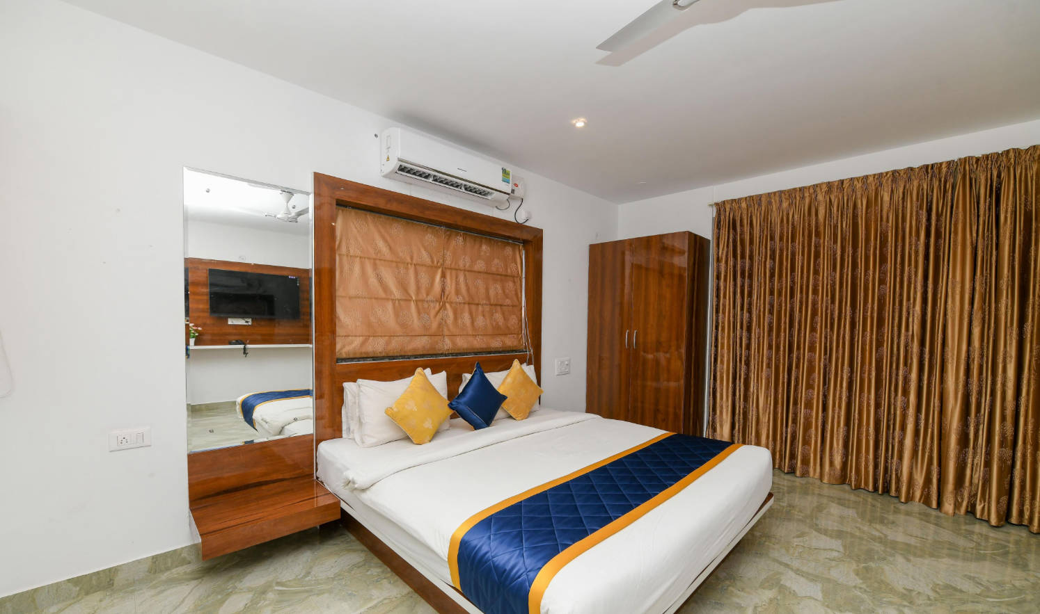 Family Room Superior King Bed