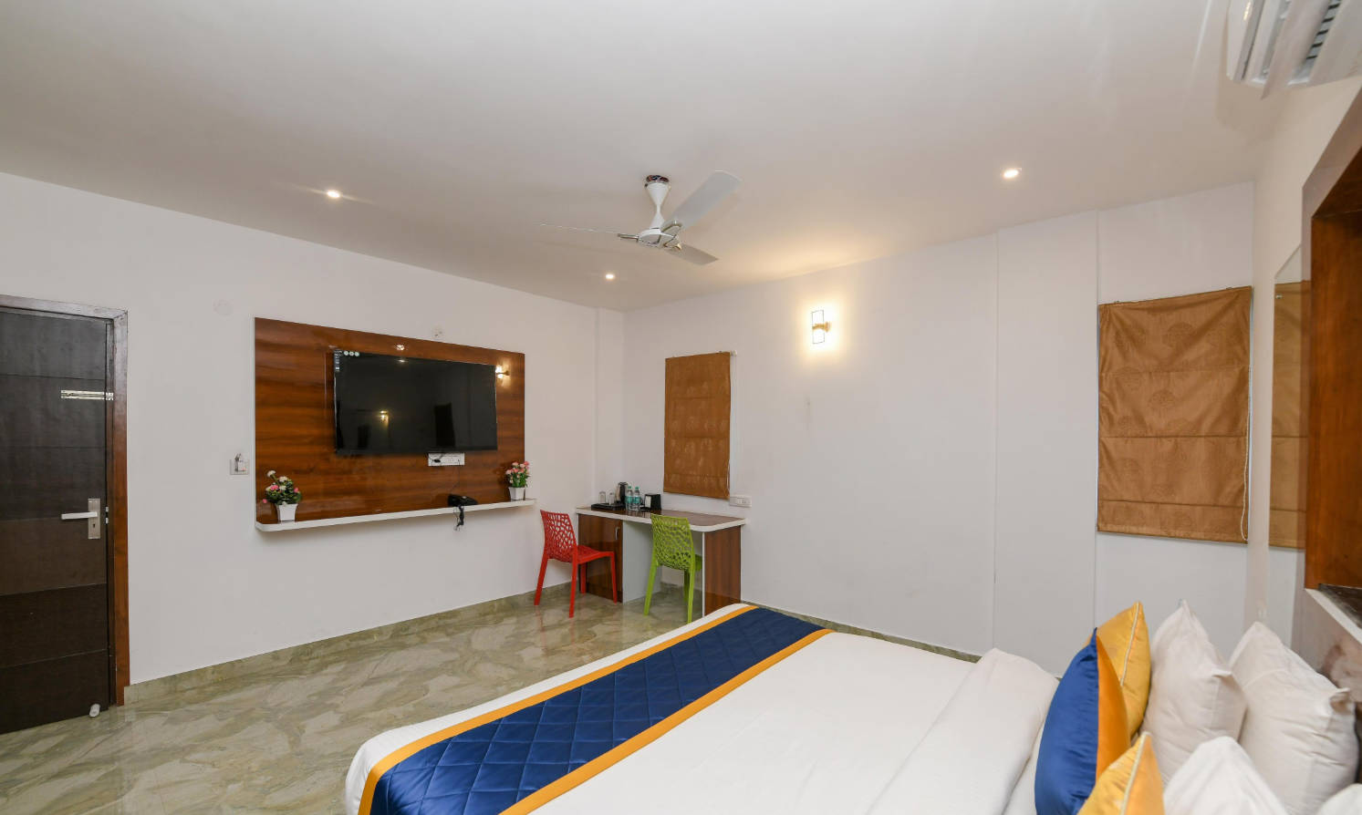 Family Room Superior King Bed