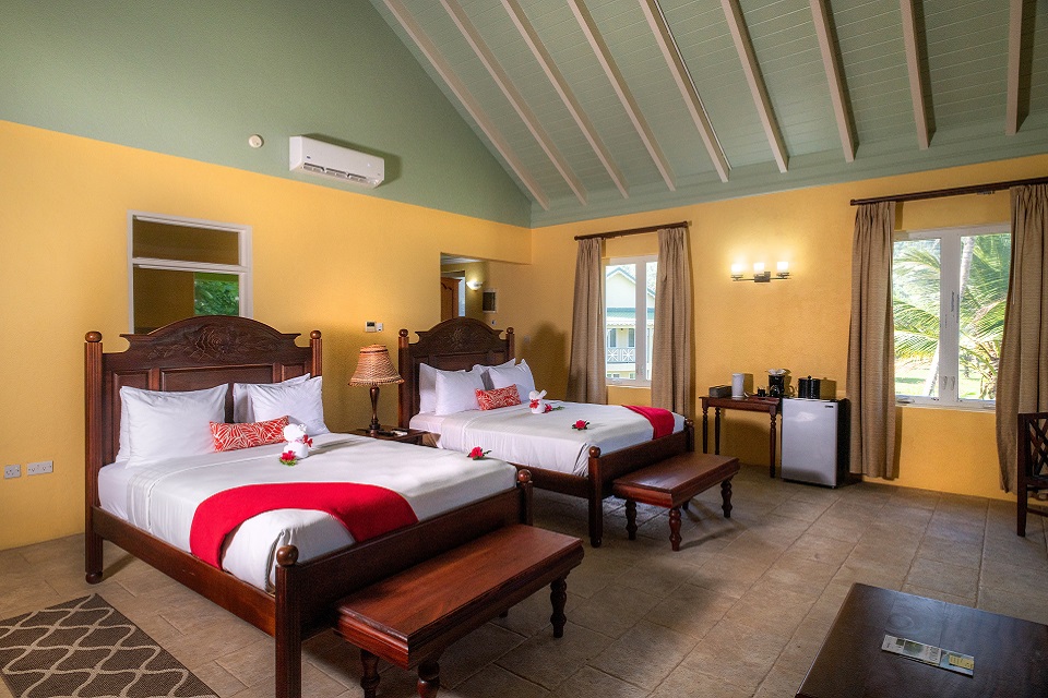 Junior Suite Ocean View Queen Bed