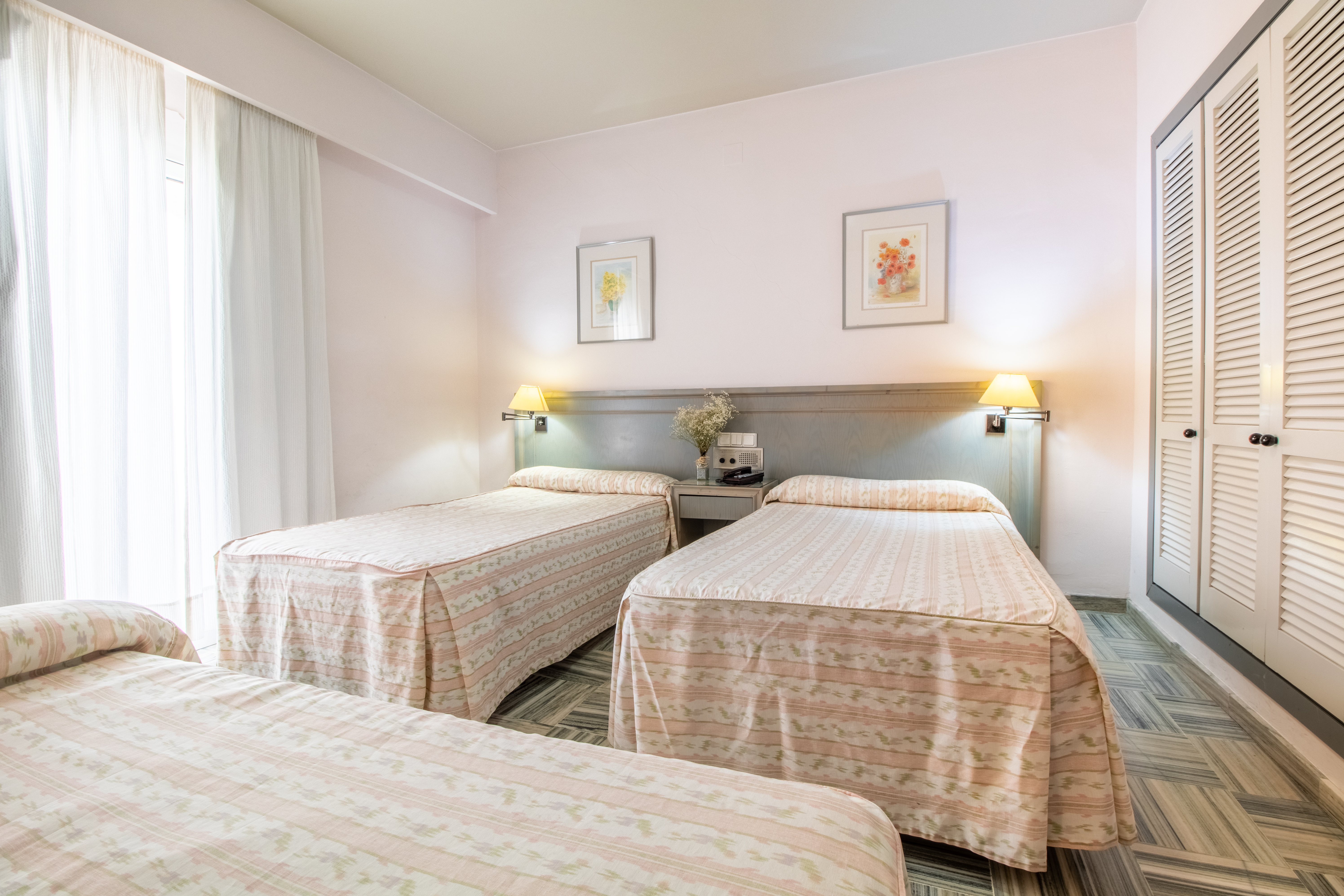 Double or Twin Standard