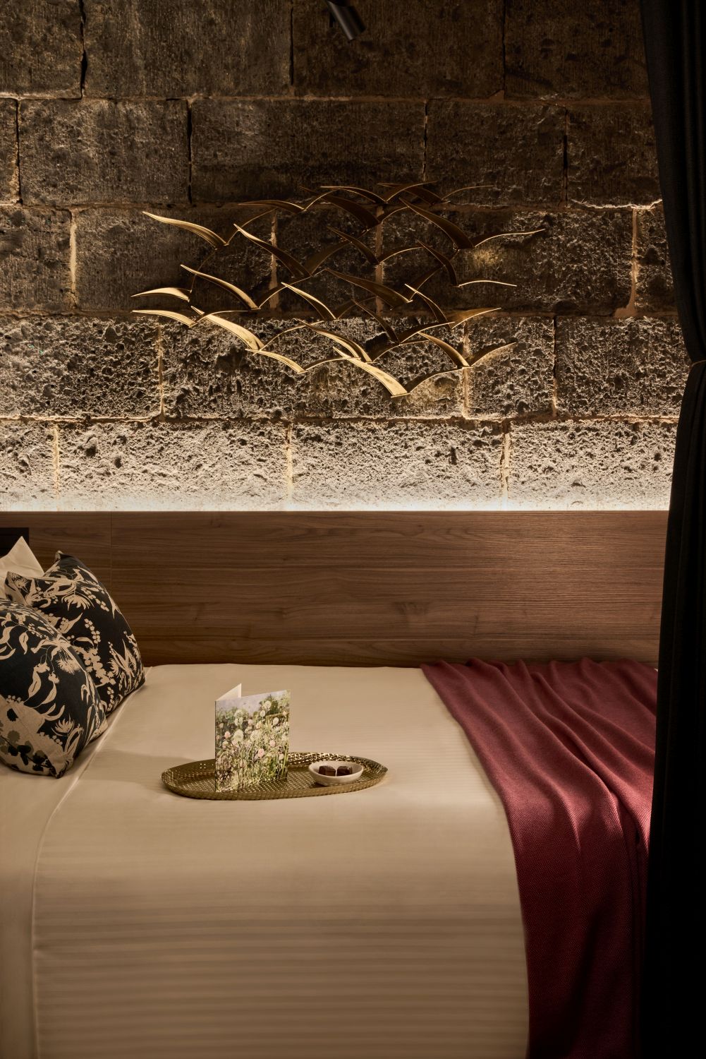 Suite Deluxe Queen Bed