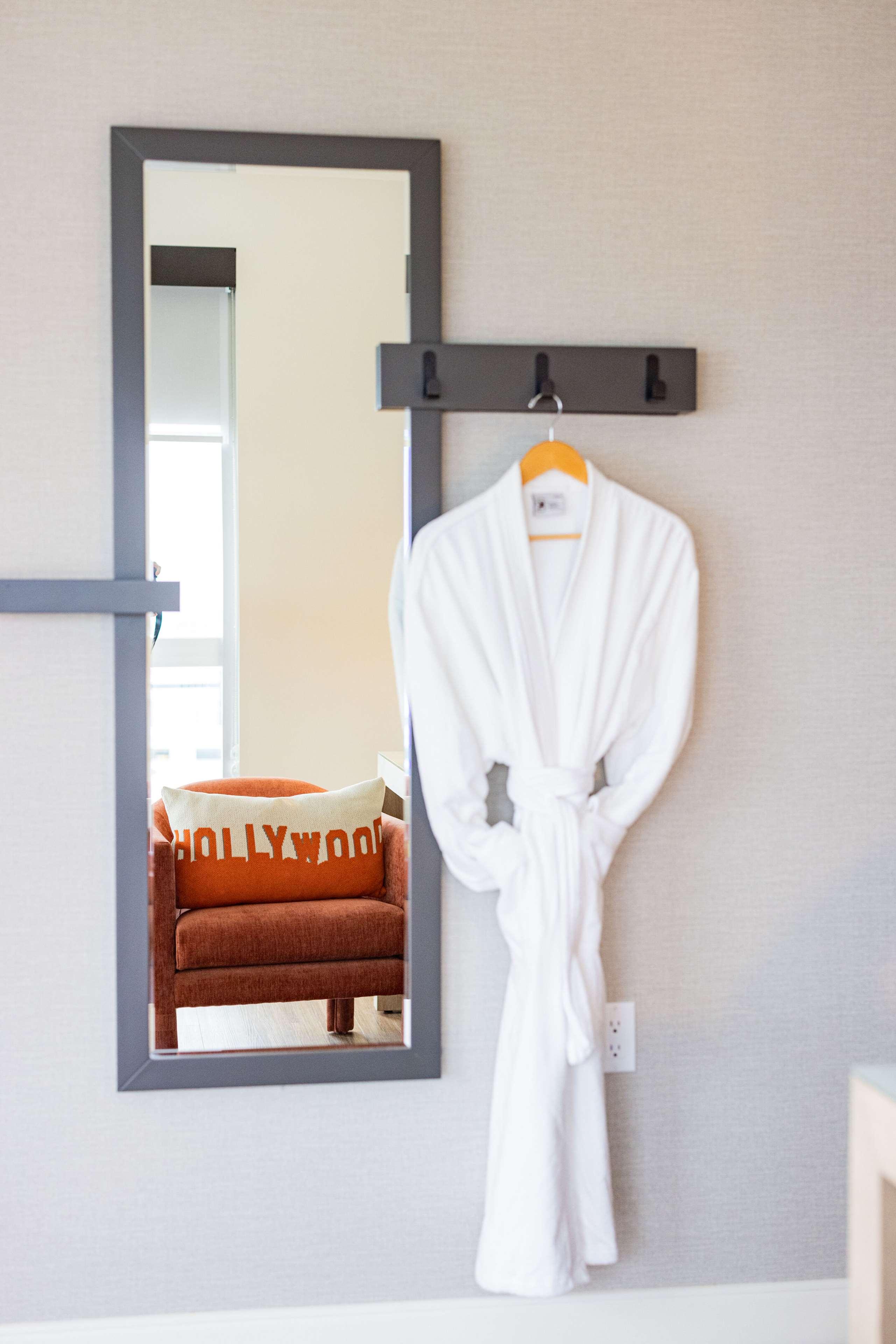 Quadruple Non Smoking