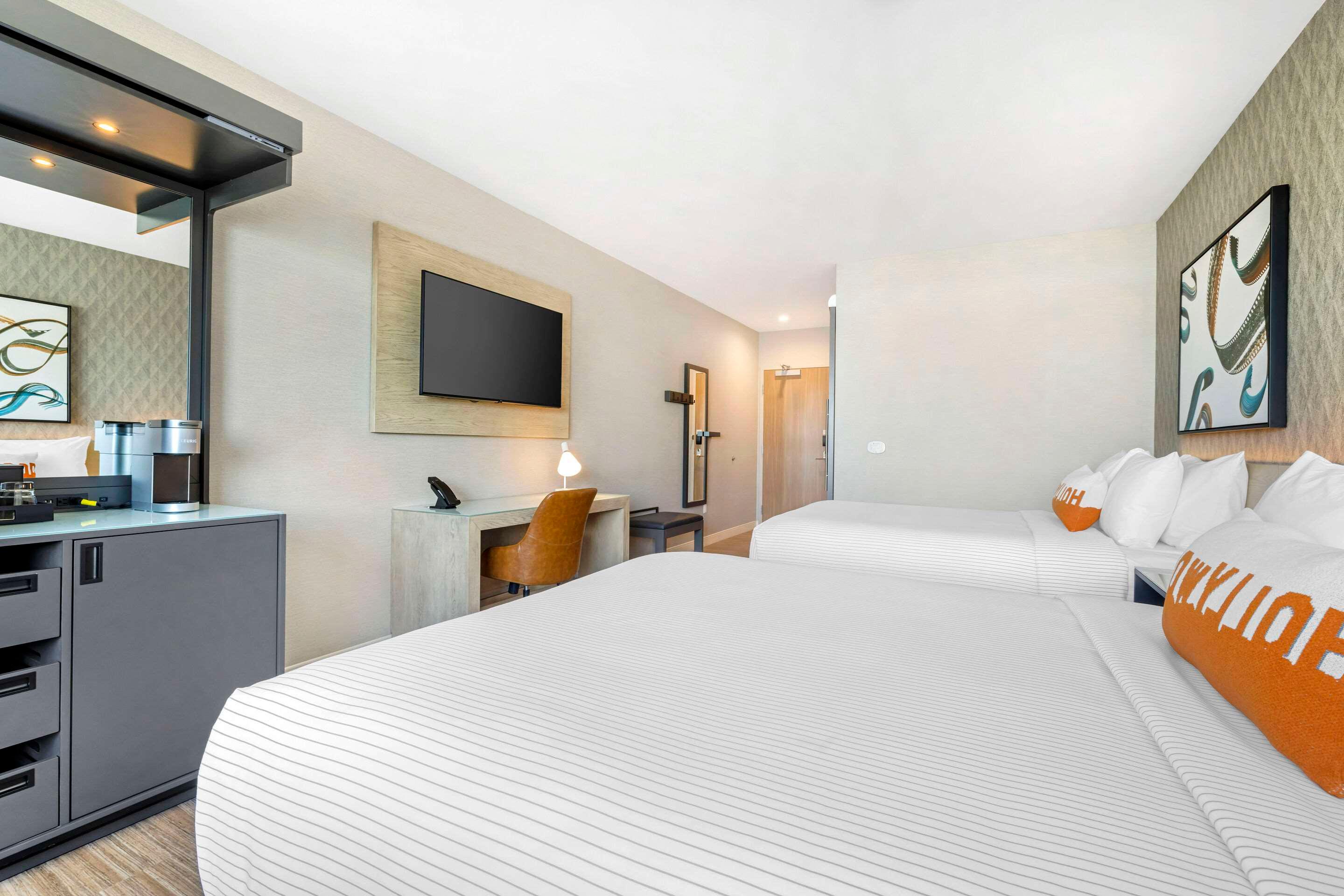 Quadruple Non Smoking