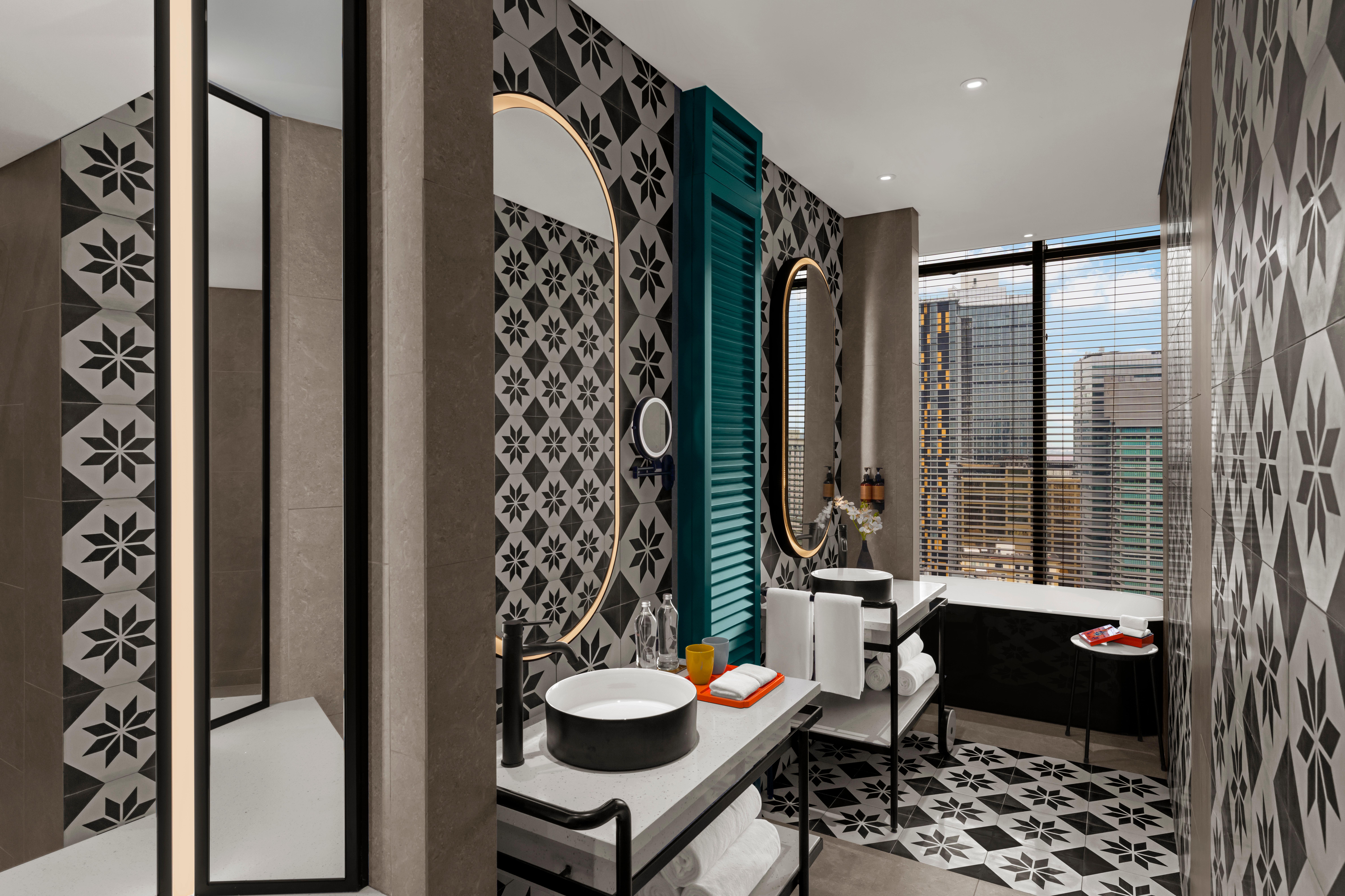 Suite with Views